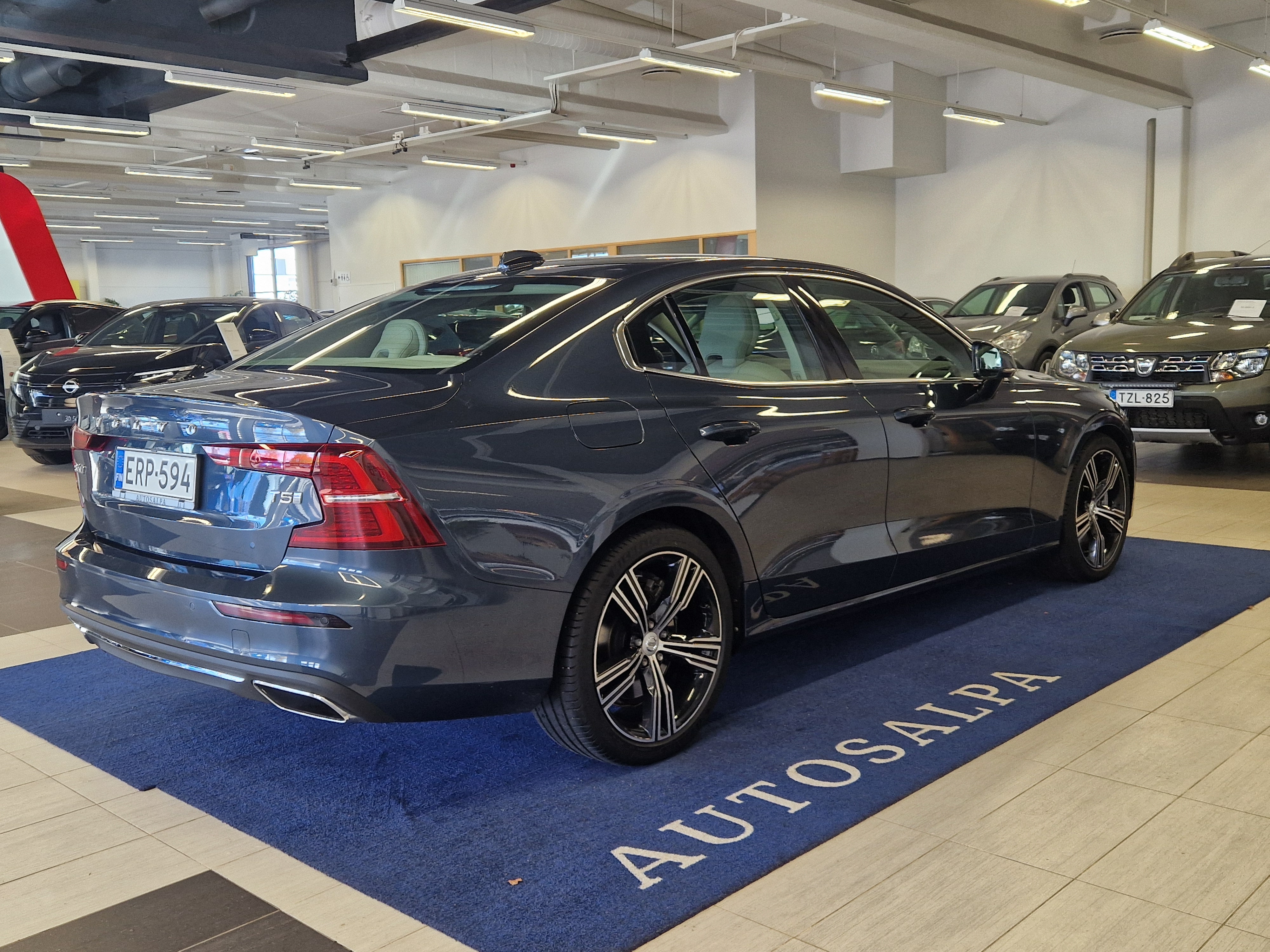 Volvo S60 T5 BUSINESS INSCRIPTION TAKUU 24KK/40TKM