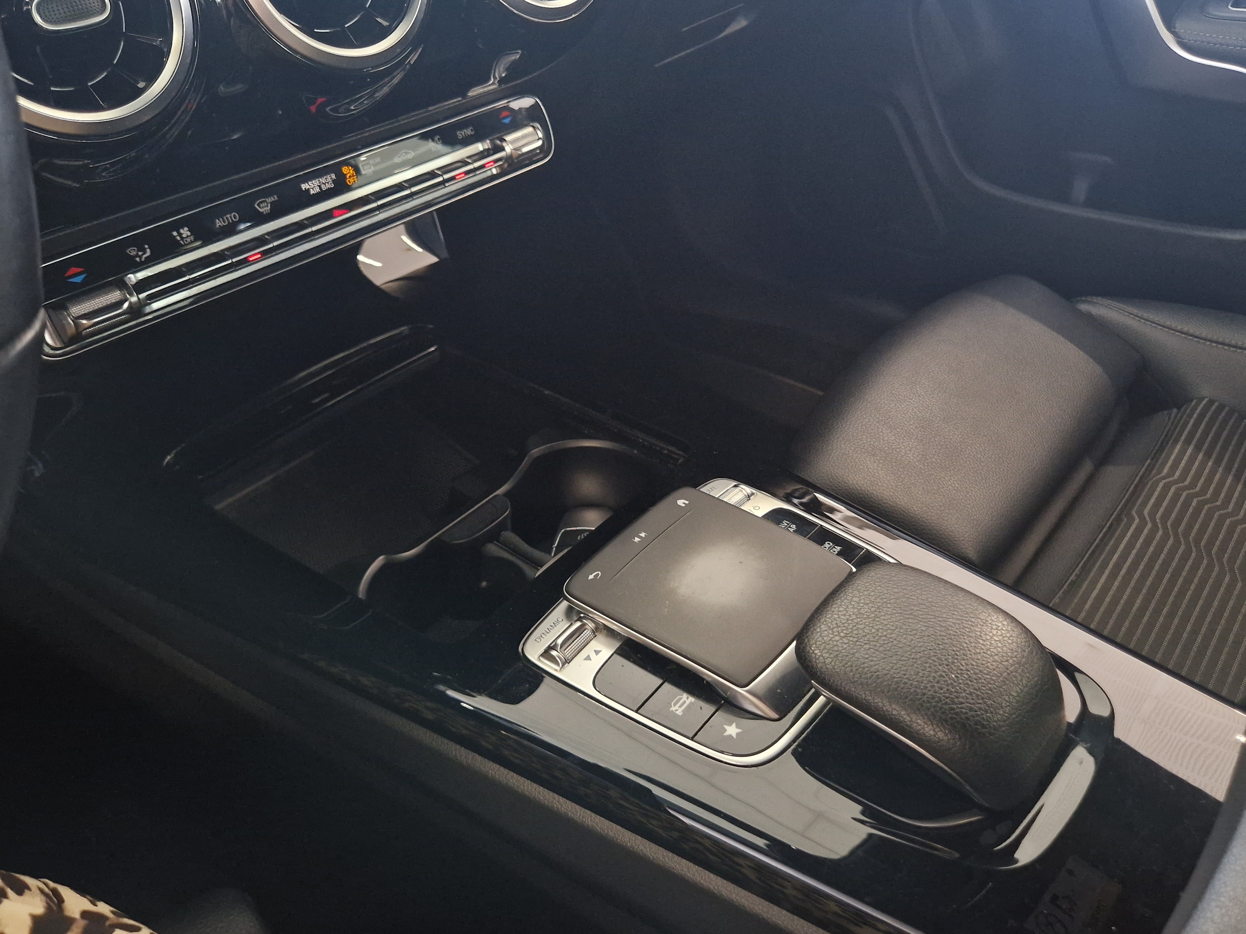 Mercedes-benz CLA 180 A BUSINESS PROGRESSIVE