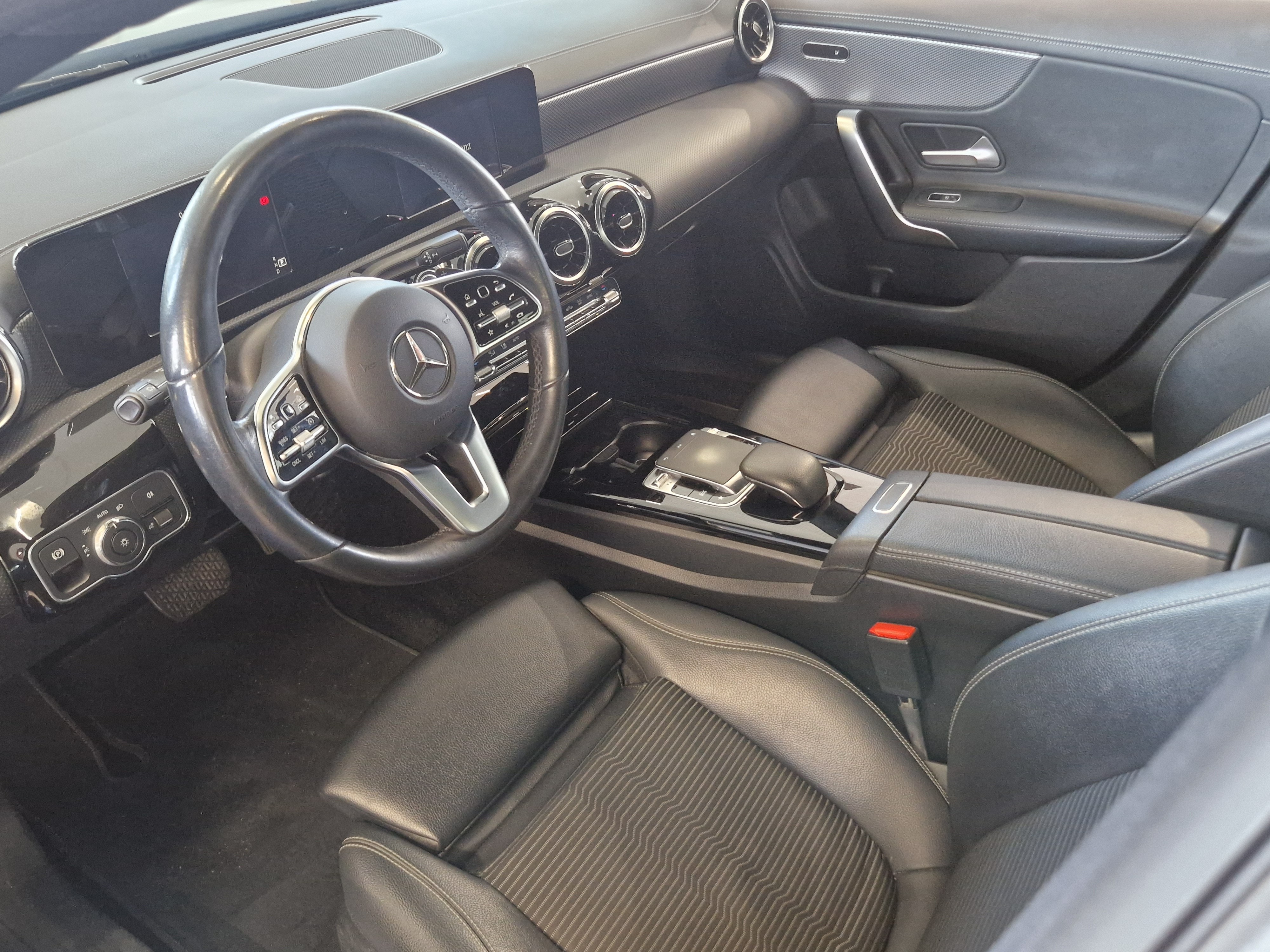 Mercedes-benz CLA 180 A BUSINESS PROGRESSIVE