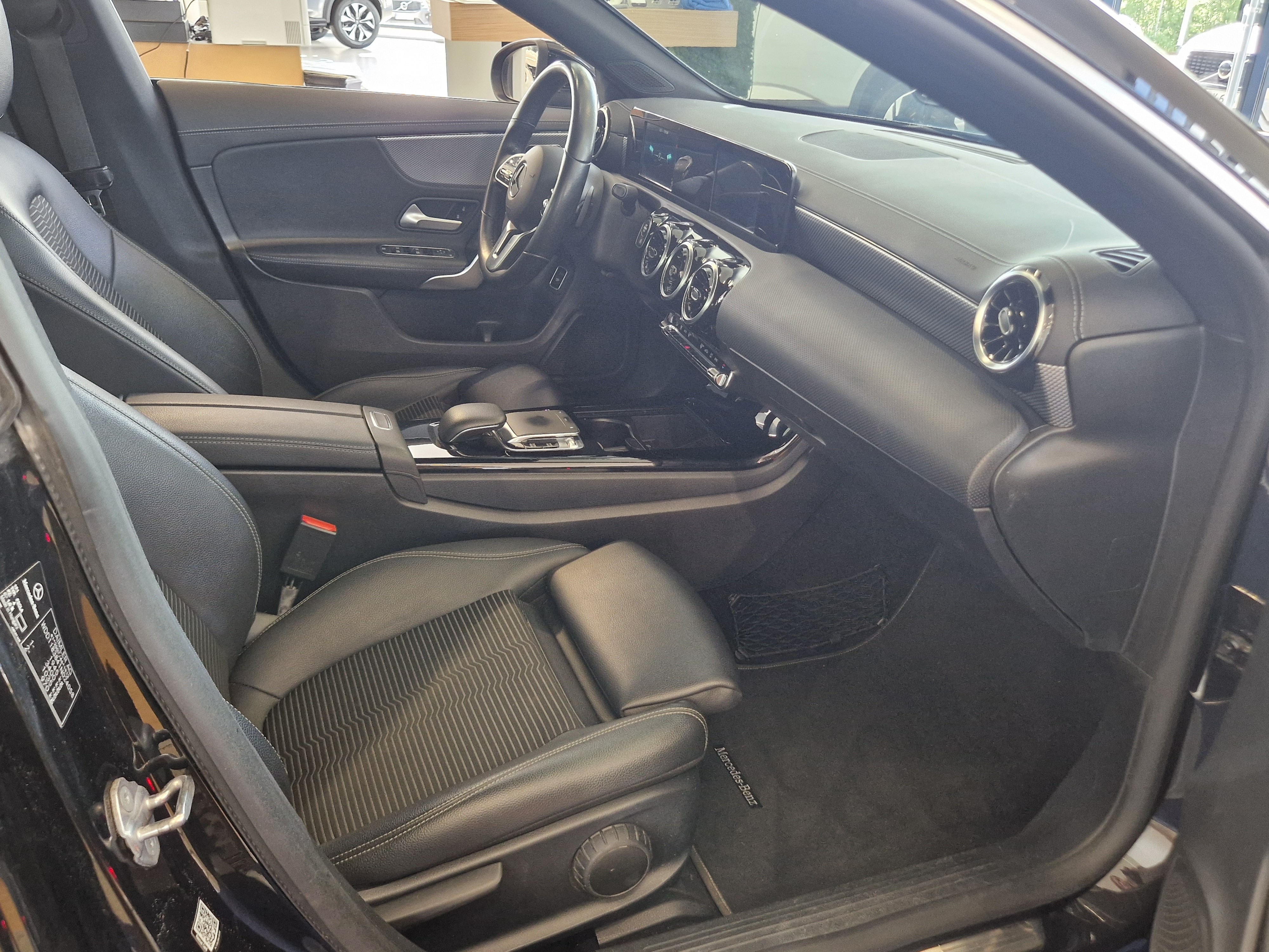 Mercedes-benz CLA 180 A BUSINESS PROGRESSIVE