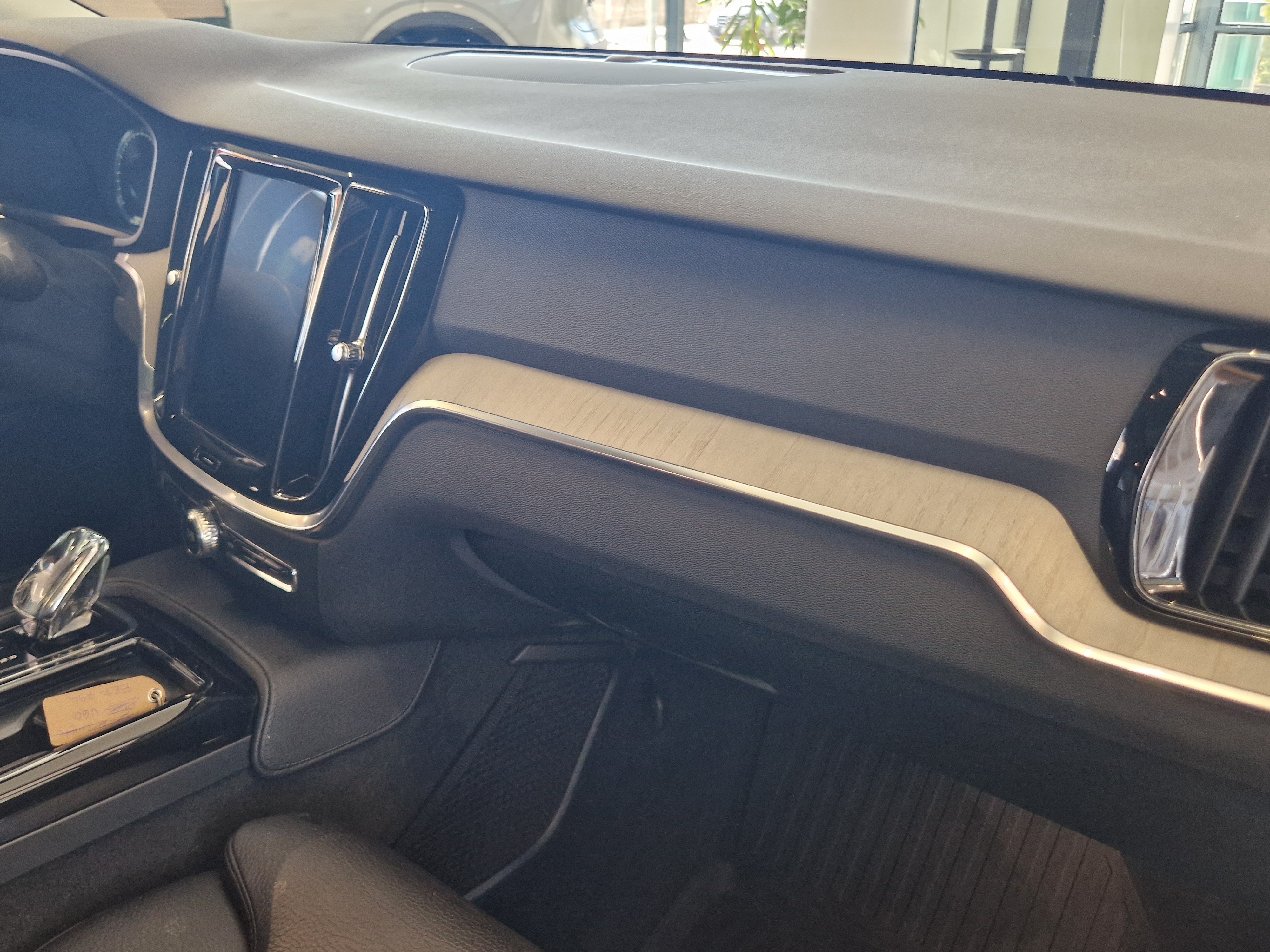 Volvo V60 T8 TWE AWD INSCRIPTION TAKUU 12KK/20TKM