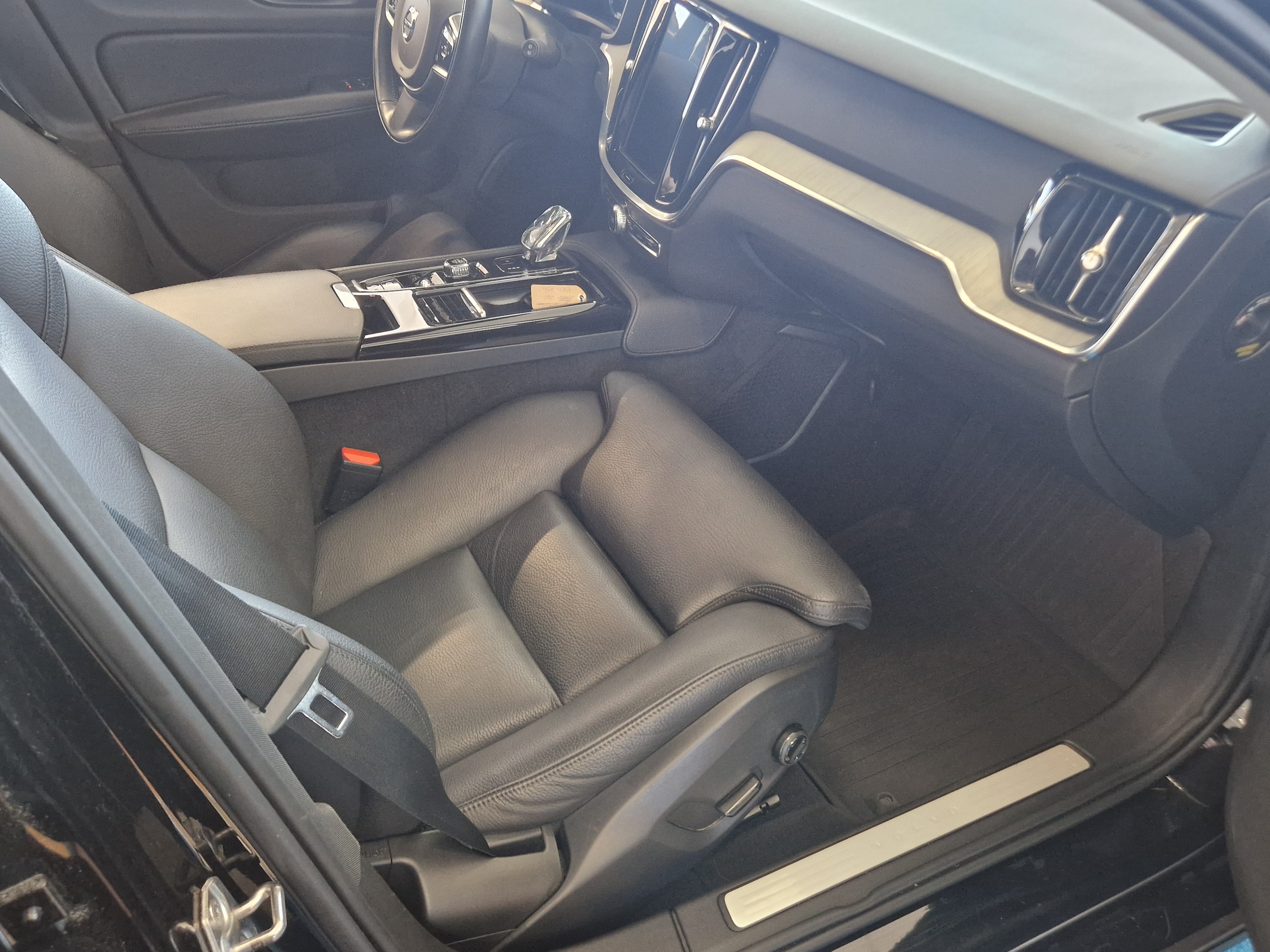 Volvo V60 T8 TWE AWD INSCRIPTION TAKUU 12KK/20TKM
