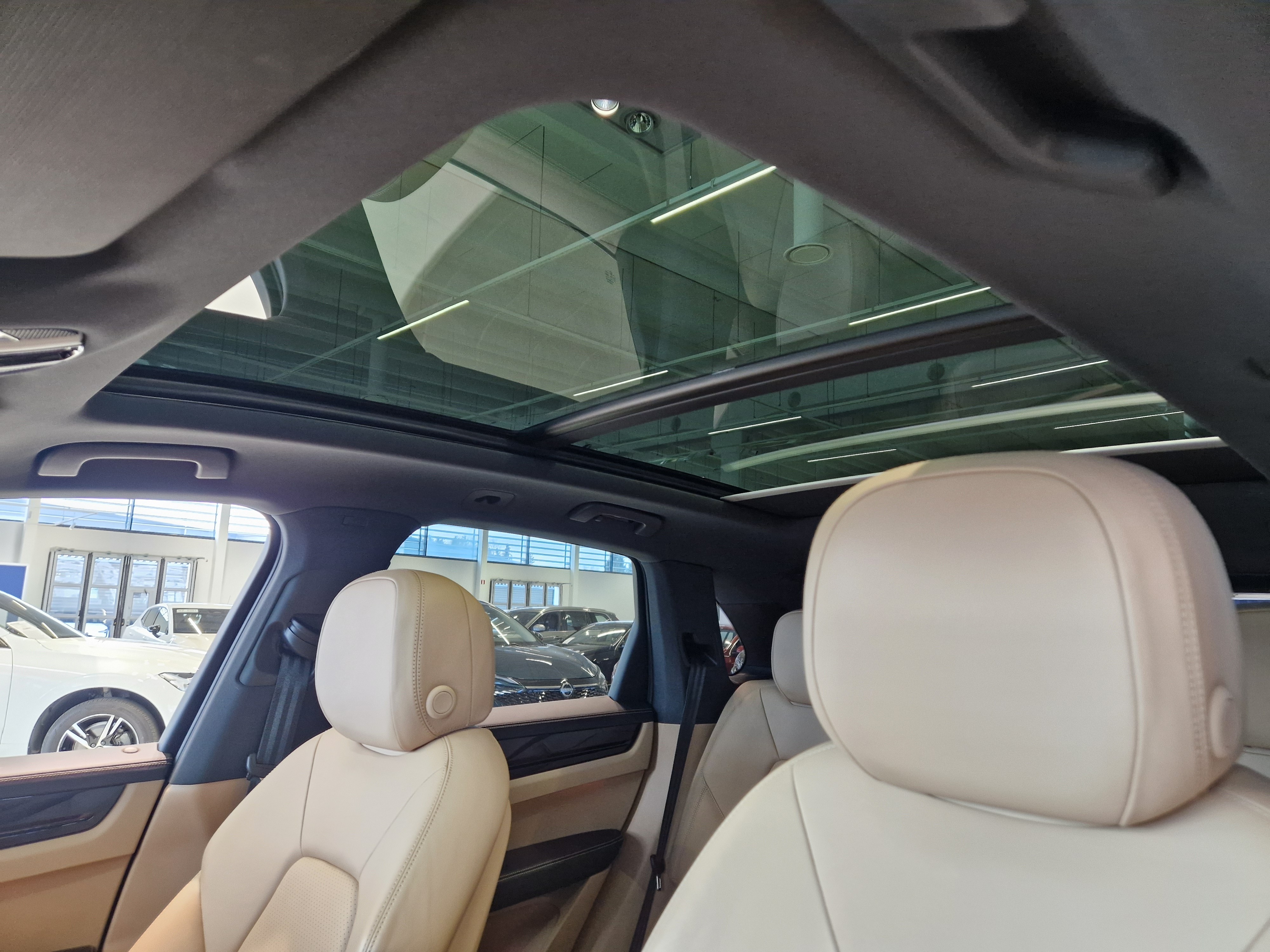 Porsche CAYENNE E-HYBRID ADVANTAGE PACKAGE