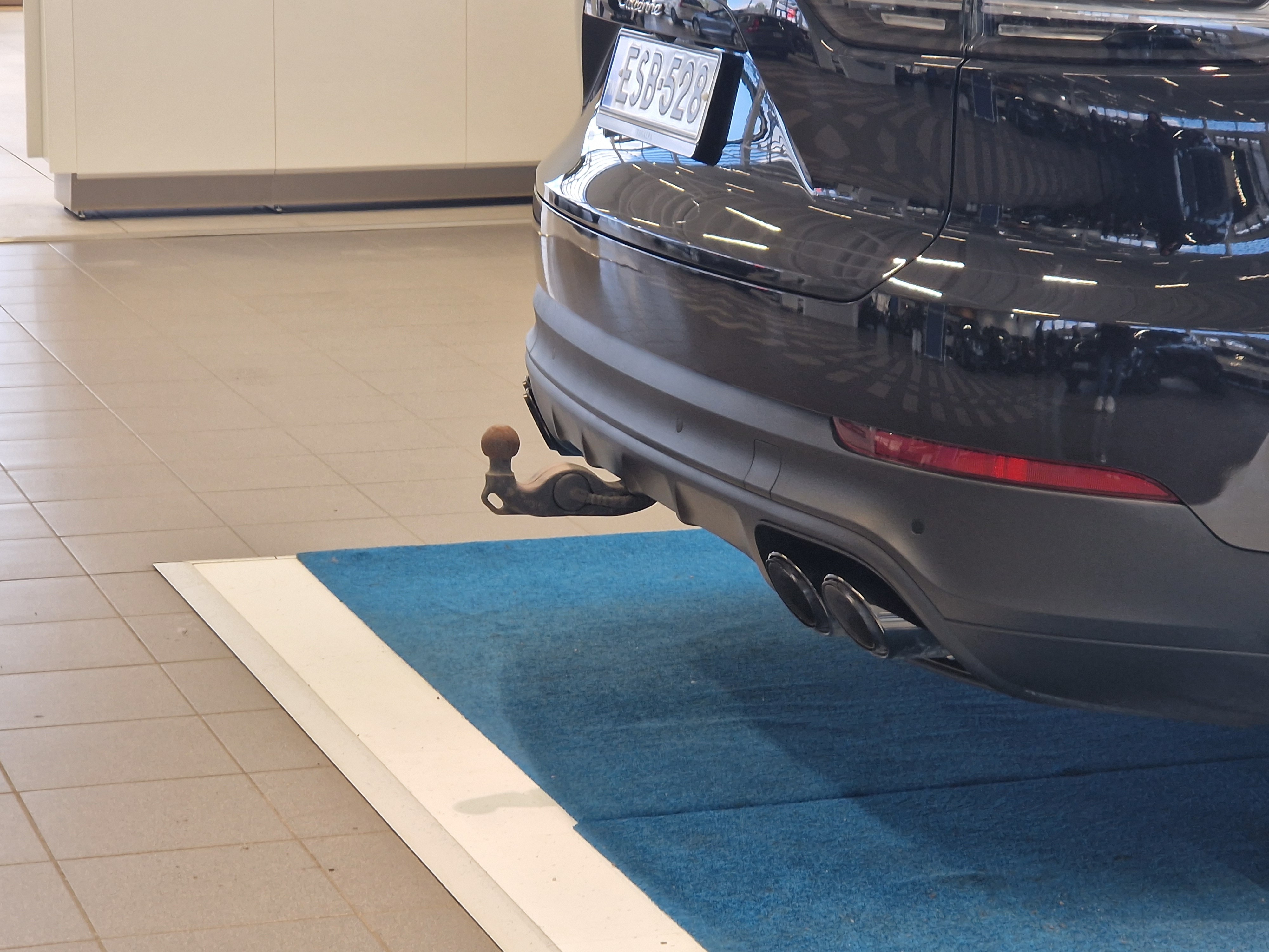 Porsche CAYENNE E-HYBRID ADVANTAGE PACKAGE