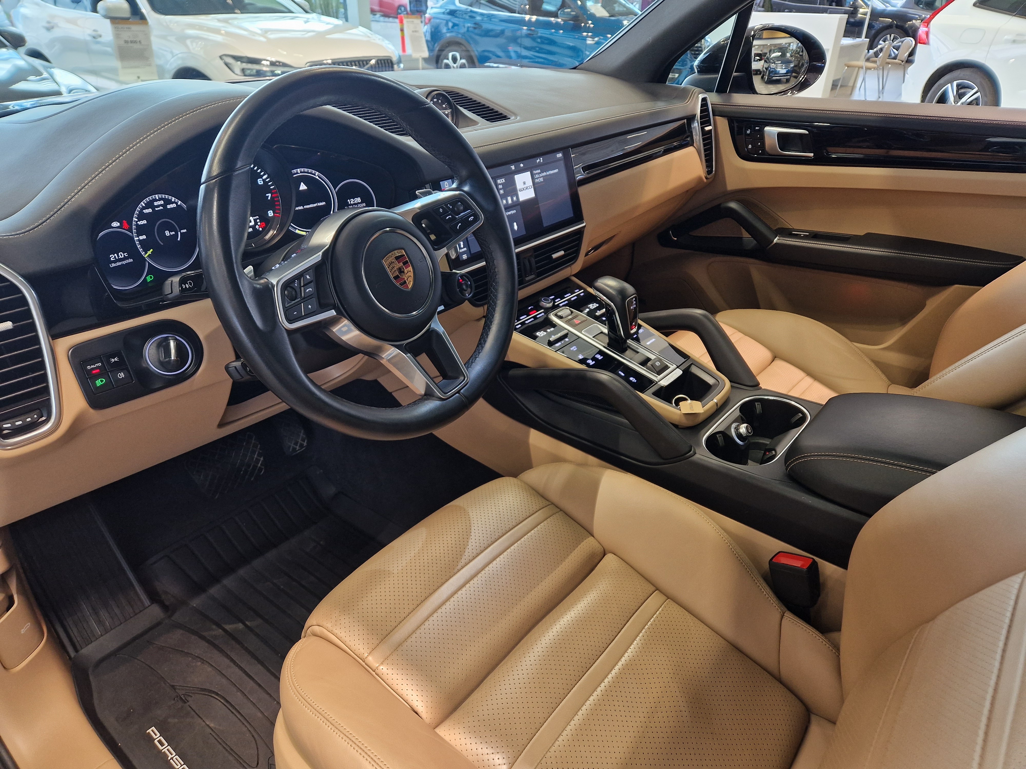 Porsche CAYENNE E-HYBRID ADVANTAGE PACKAGE