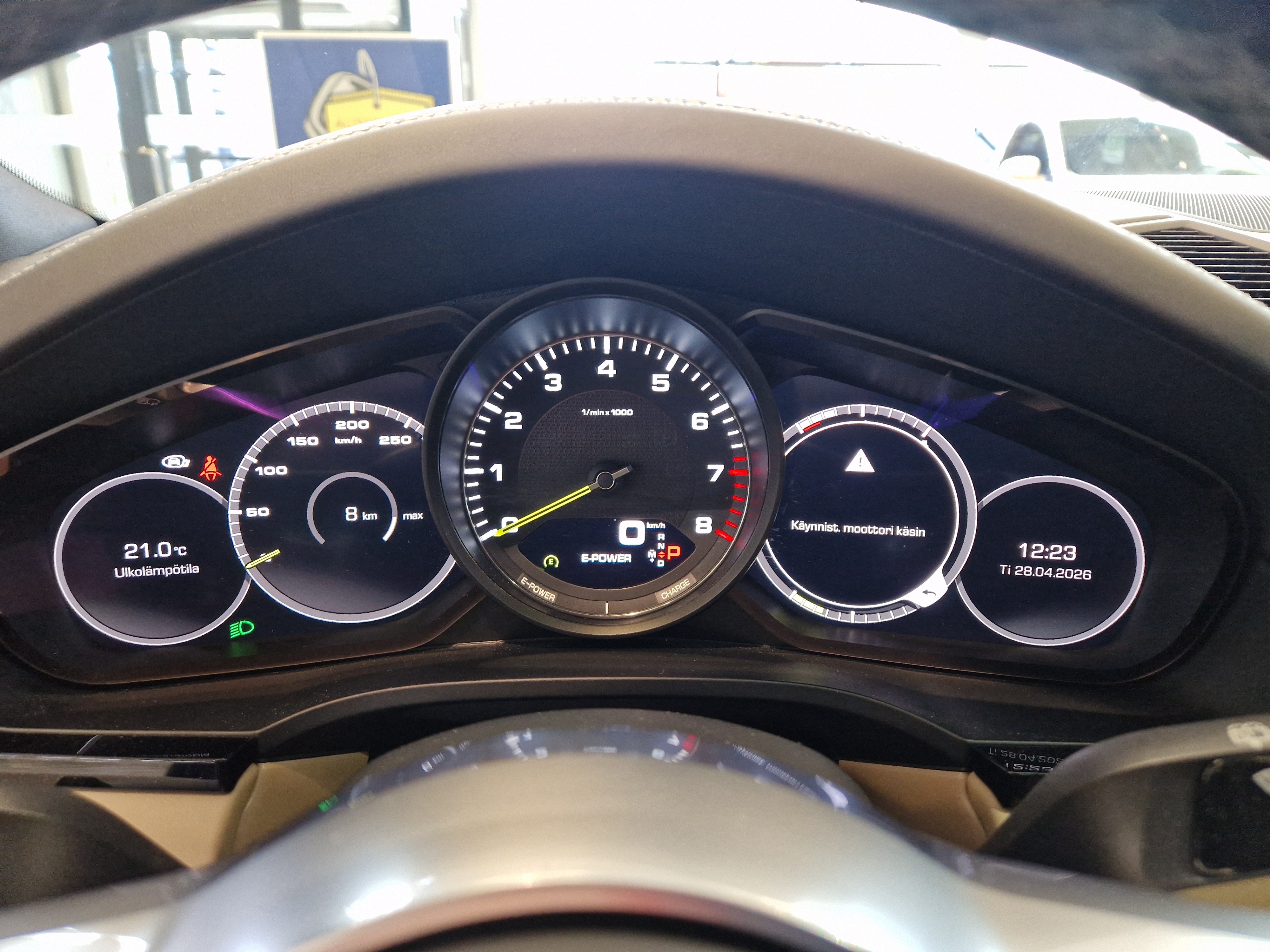 Porsche CAYENNE E-HYBRID ADVANTAGE PACKAGE