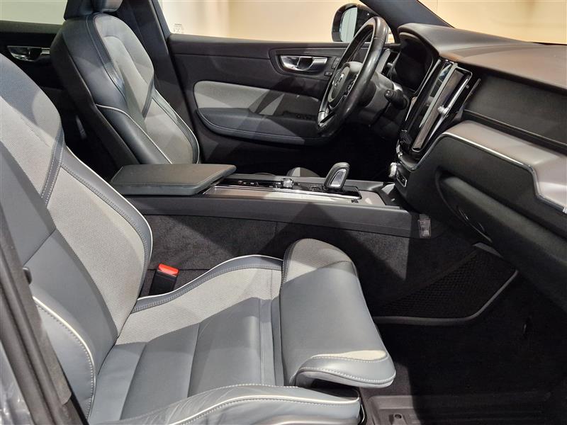 Volvo XC60 T8 TWE AWD R-DESIGN TAKUU 12KK/20TKM
