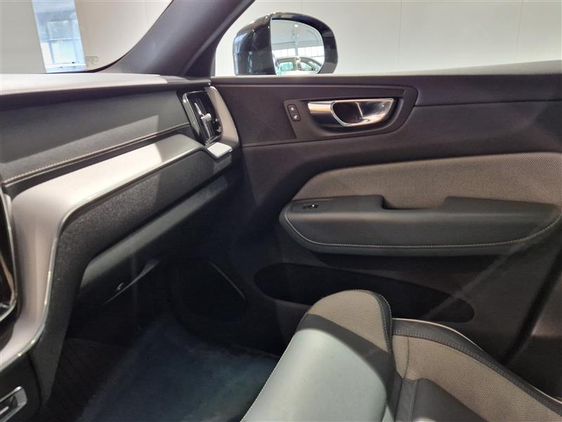 Volvo XC60 T8 TWE AWD R-DESIGN TAKUU 12KK/20TKM