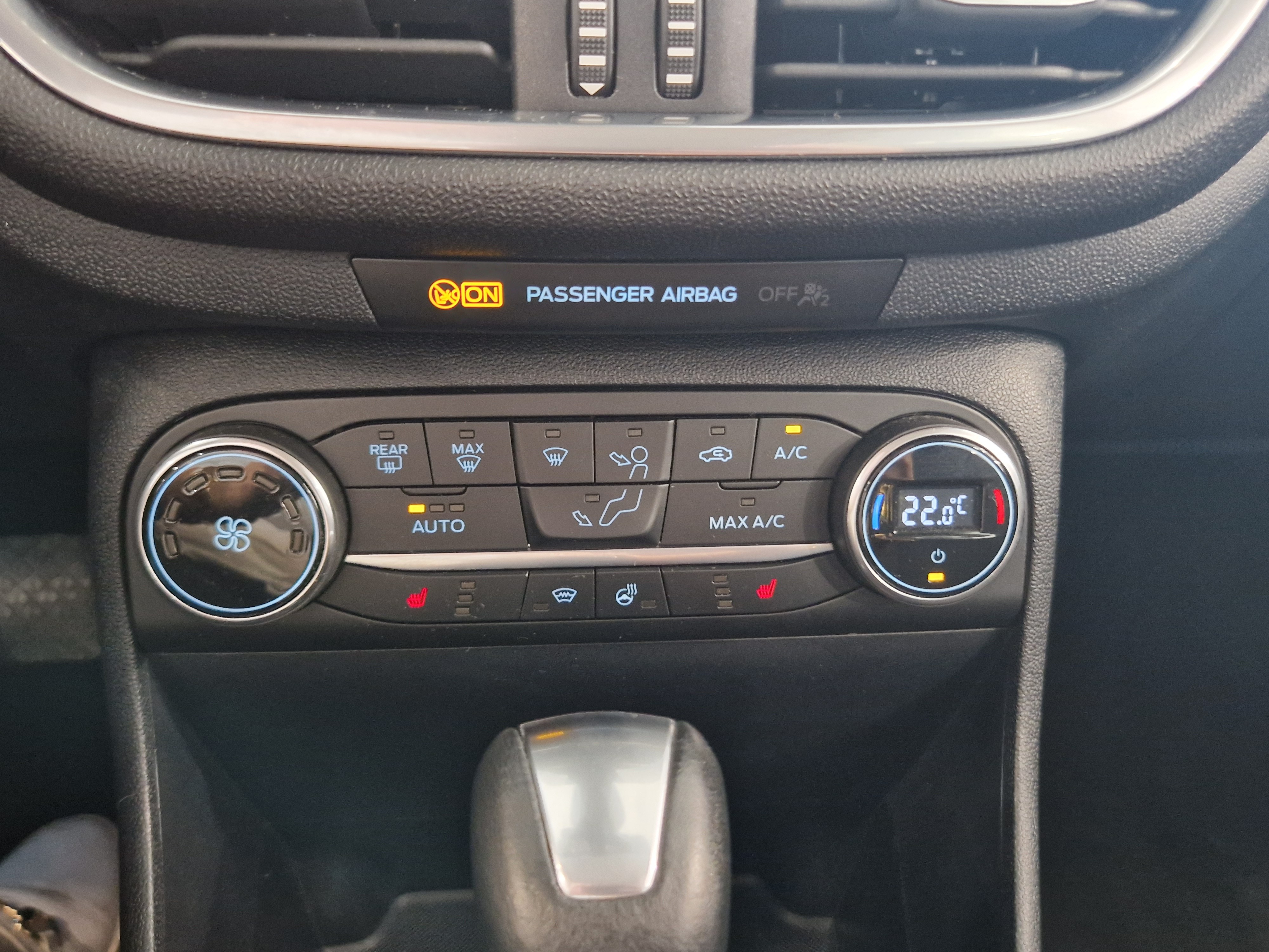 Ford FIESTA 1,0 ECOBOOST 125HV A7 TITANIUM TAKUU 12KK/20TKM