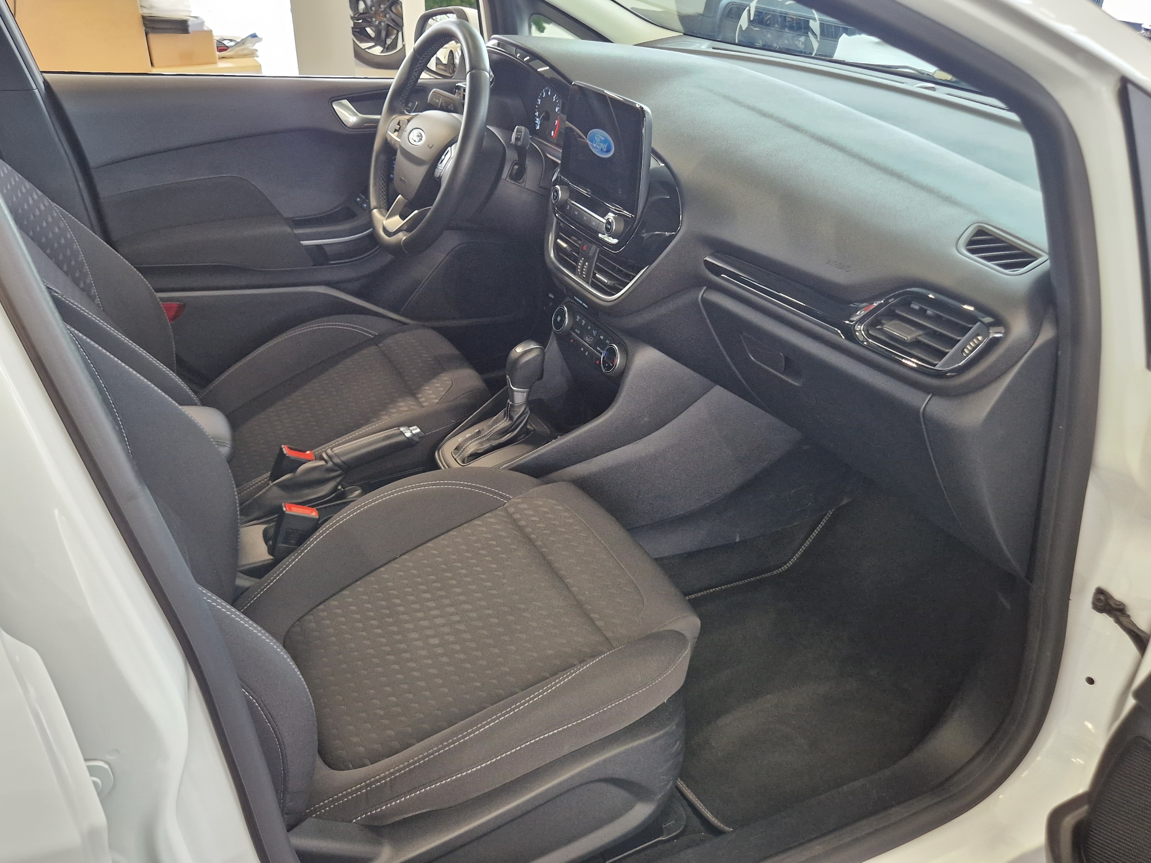 Ford FIESTA 1,0 ECOBOOST 125HV A7 TITANIUM TAKUU 12KK/20TKM