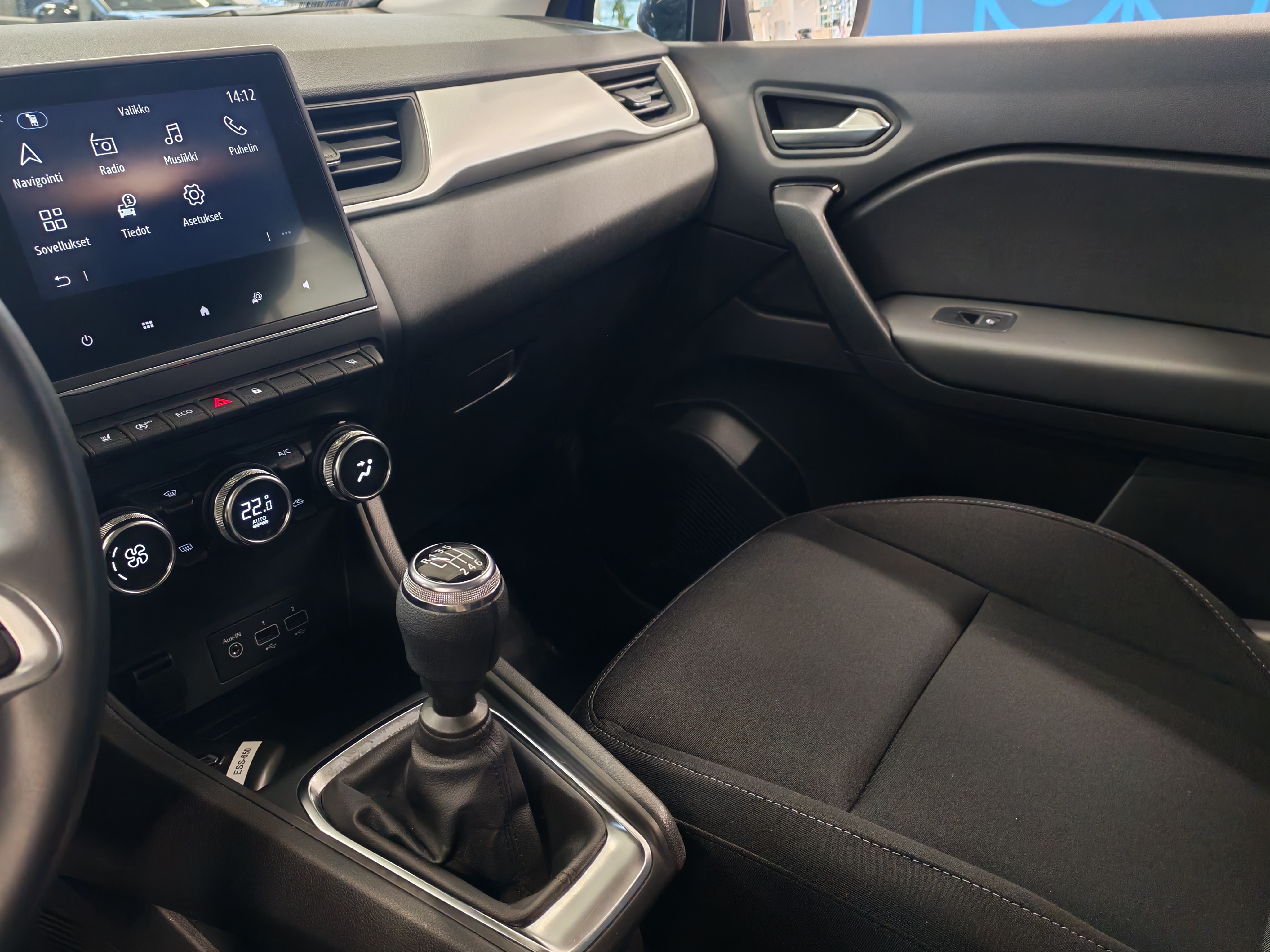 Renault CAPTUR TCE 90 ZEN TAKUU 12KK/20TKM