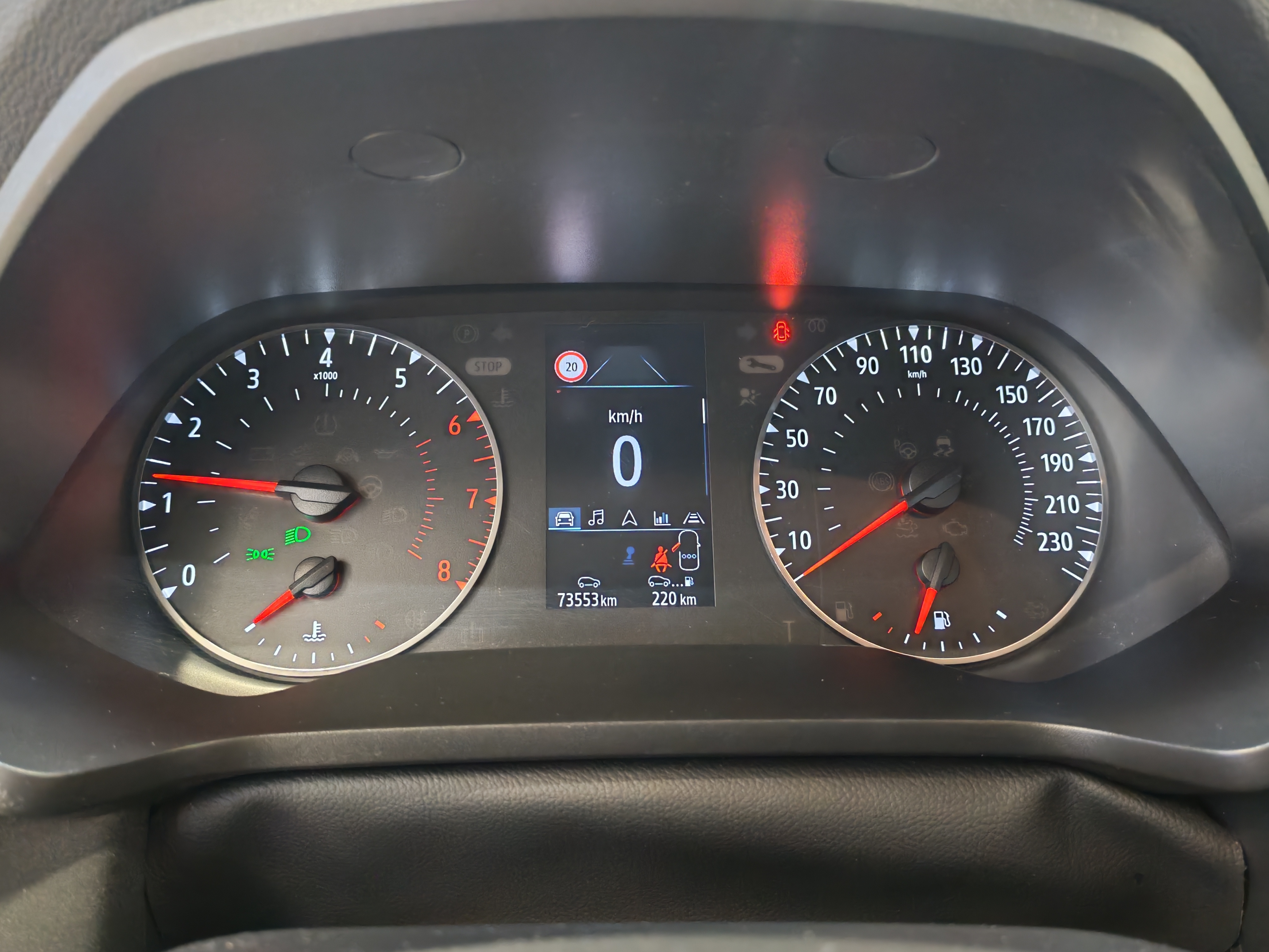 Renault Captur TCe 90 Zen 2021, photo 7/18