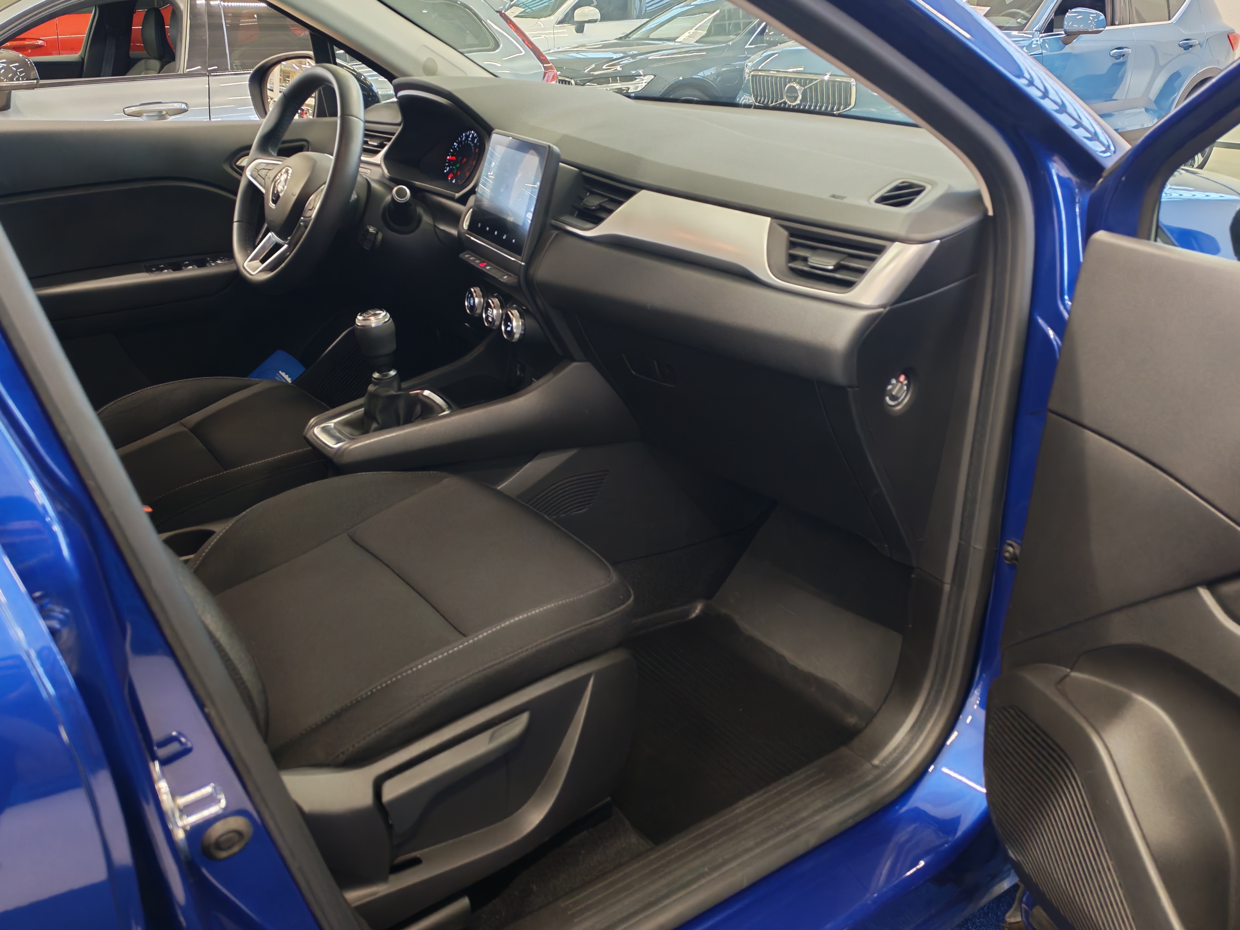 Renault CAPTUR TCE 90 ZEN TAKUU 12KK/20TKM