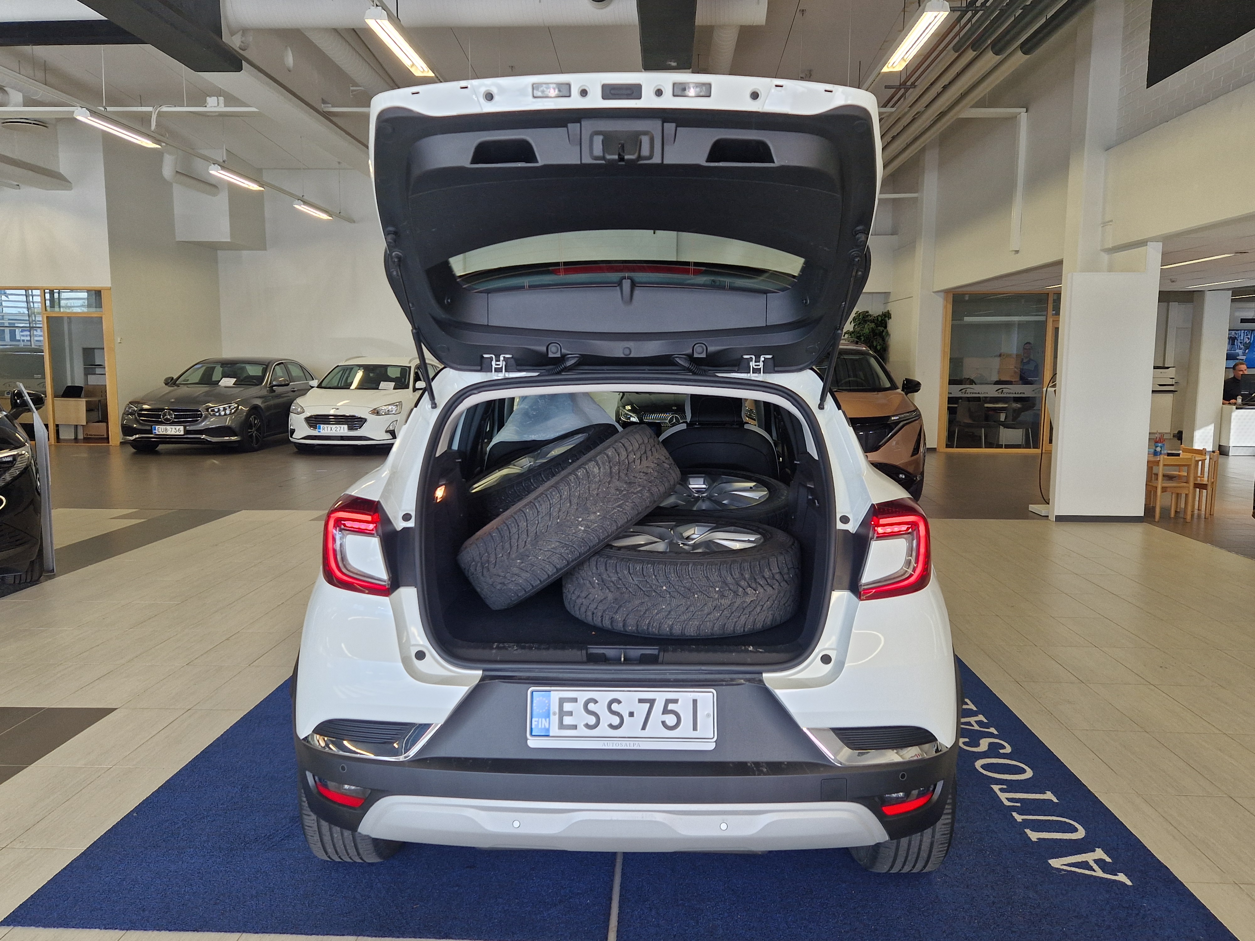 Renault CAPTUR E-TECH PLUG-IN HYBRID INTENS TAKUU 12KK/20TKM