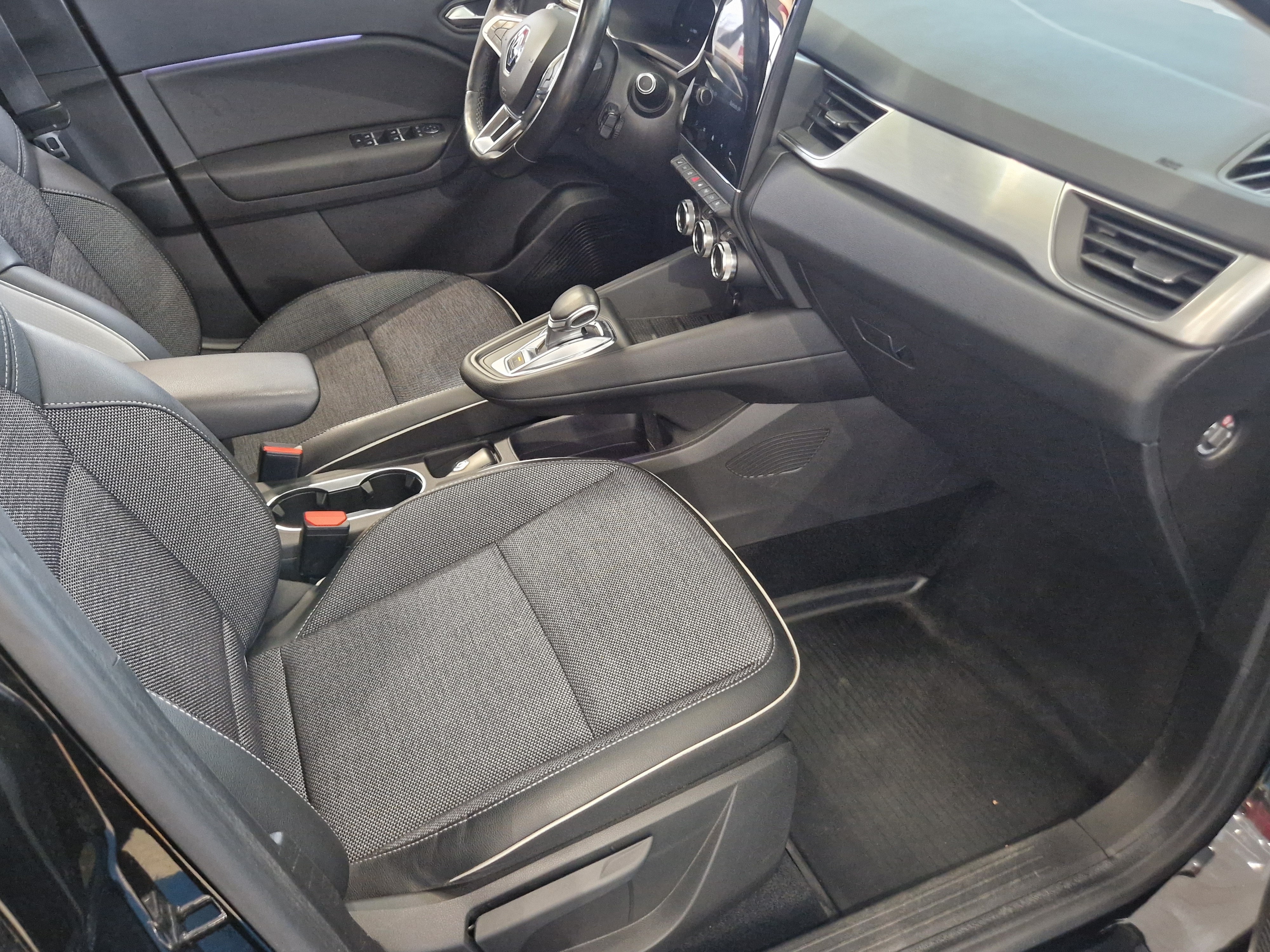 Renault CAPTUR E-TECH PLUG-IN HYBRID INTENS TAKUU 12KK/20TKM