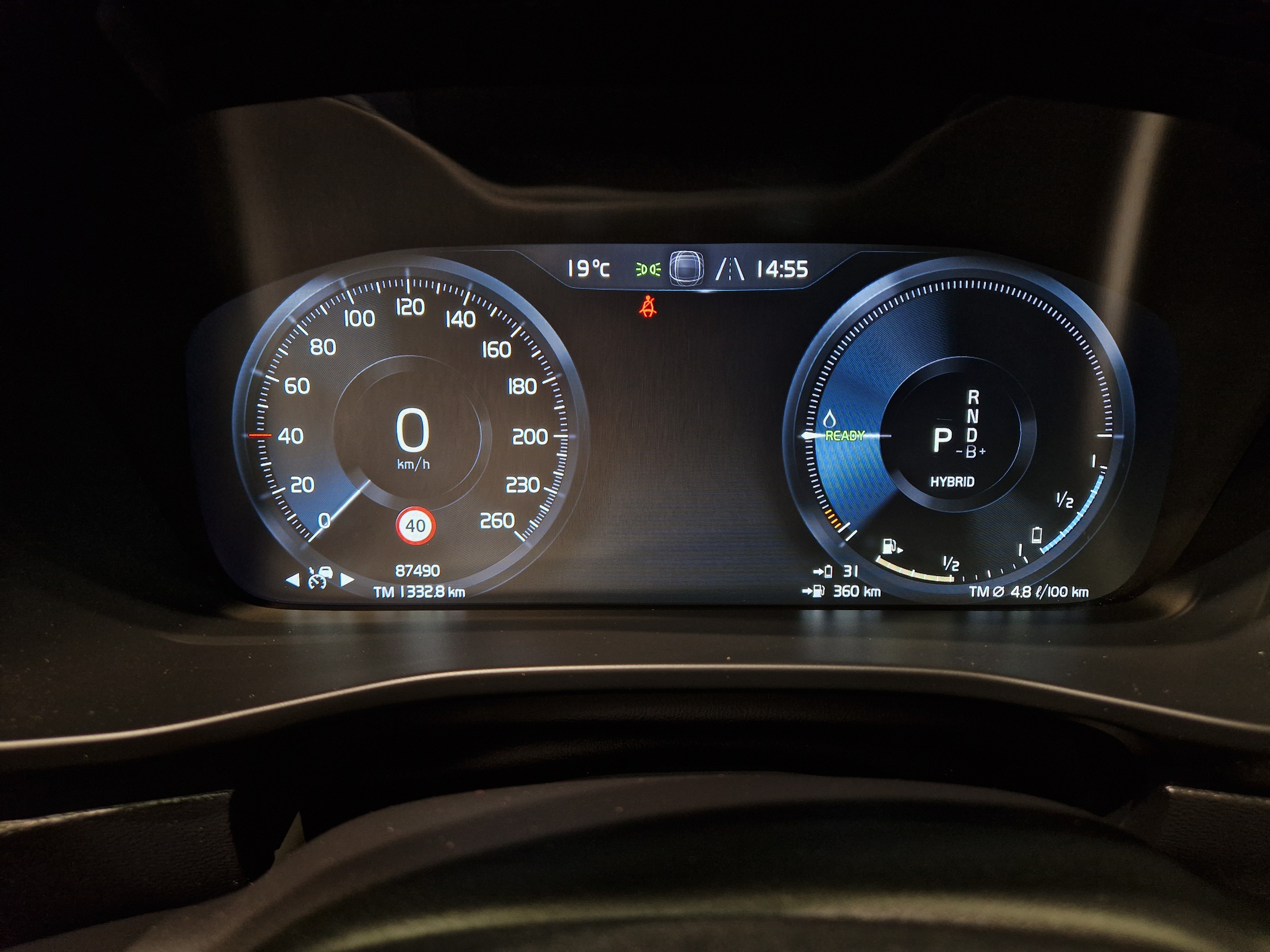Volvo XC40 T5 TwE Business Inscription 2021, photo 6/17