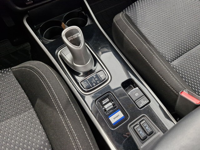Mitsubishi OUTLANDER PHEV INTENSE 4WD 5P