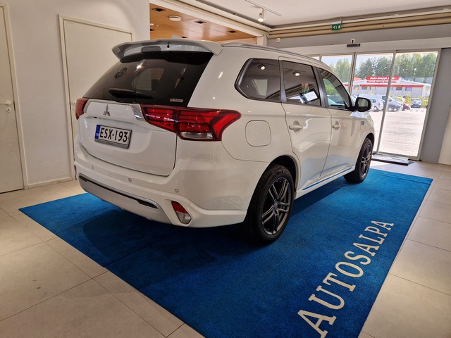 Mitsubishi OUTLANDER PHEV INTENSE 4WD 5P