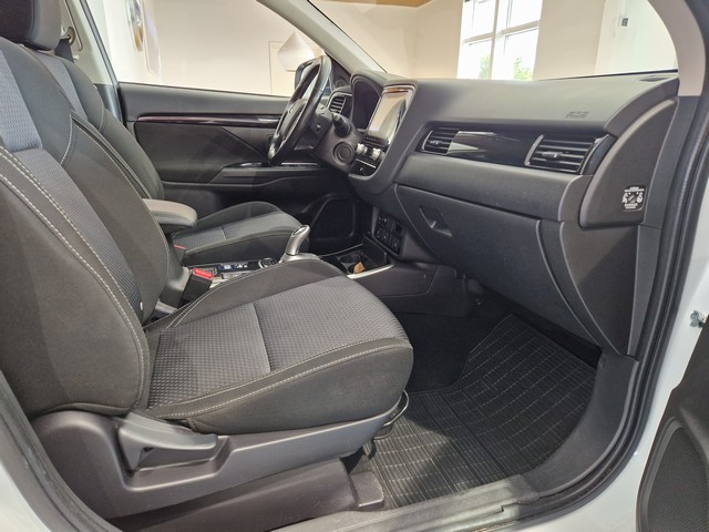 Mitsubishi OUTLANDER PHEV INTENSE 4WD 5P