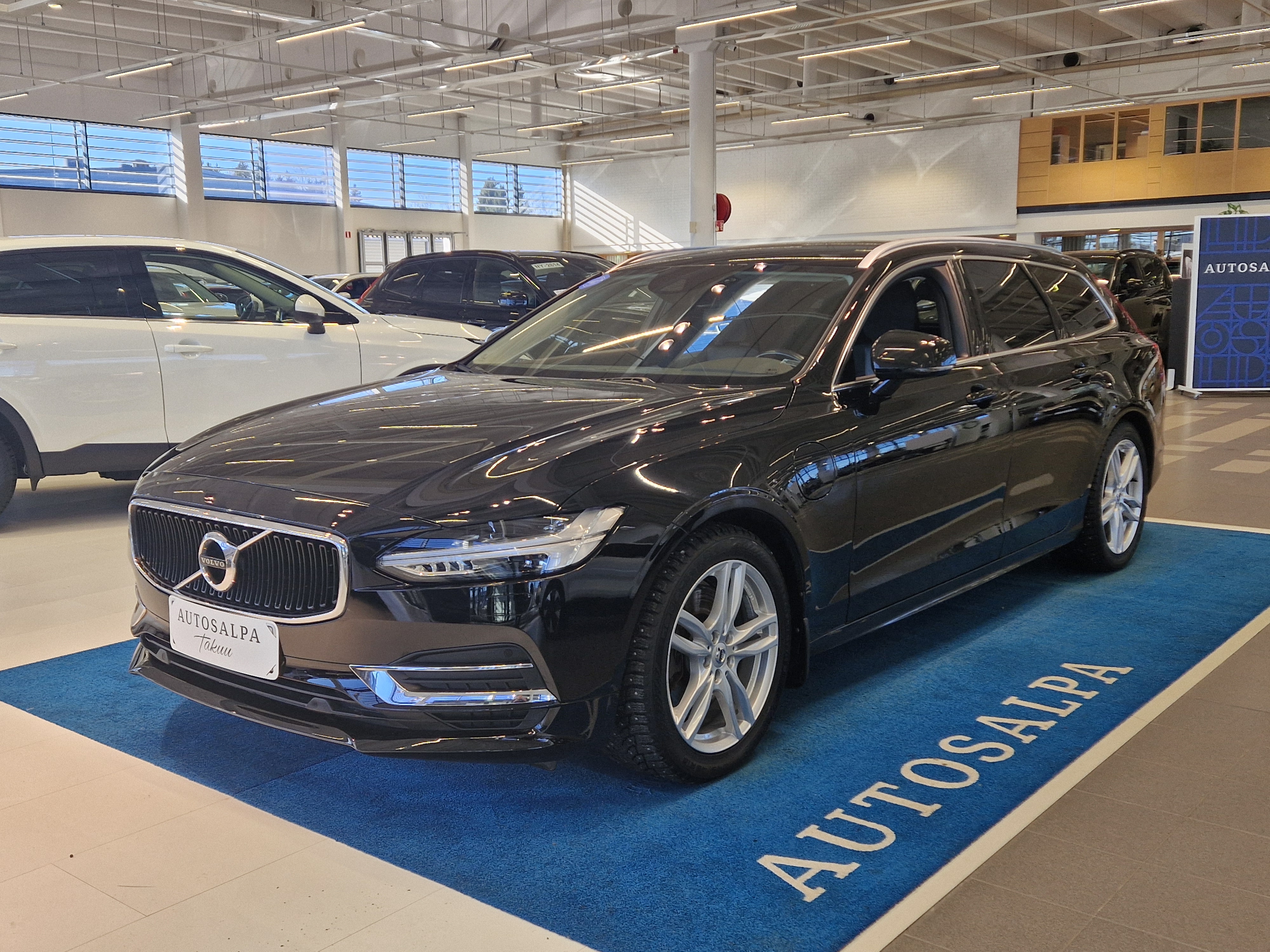 Volvo V90 T8 TWE AWD MOMENTUM TAKUU 24KK/40TKM
