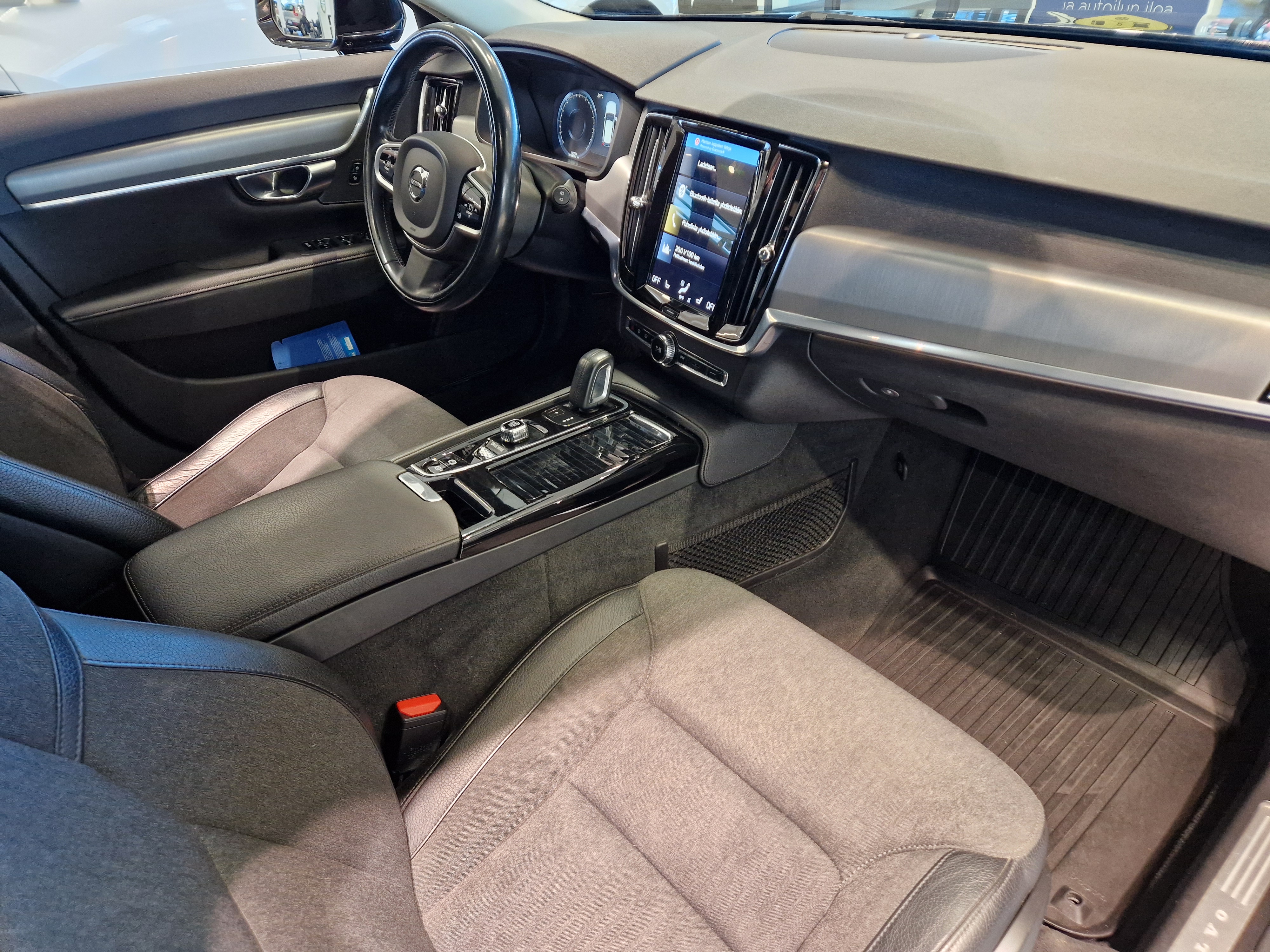 Volvo V90 T8 TWE AWD MOMENTUM TAKUU 24KK/40TKM