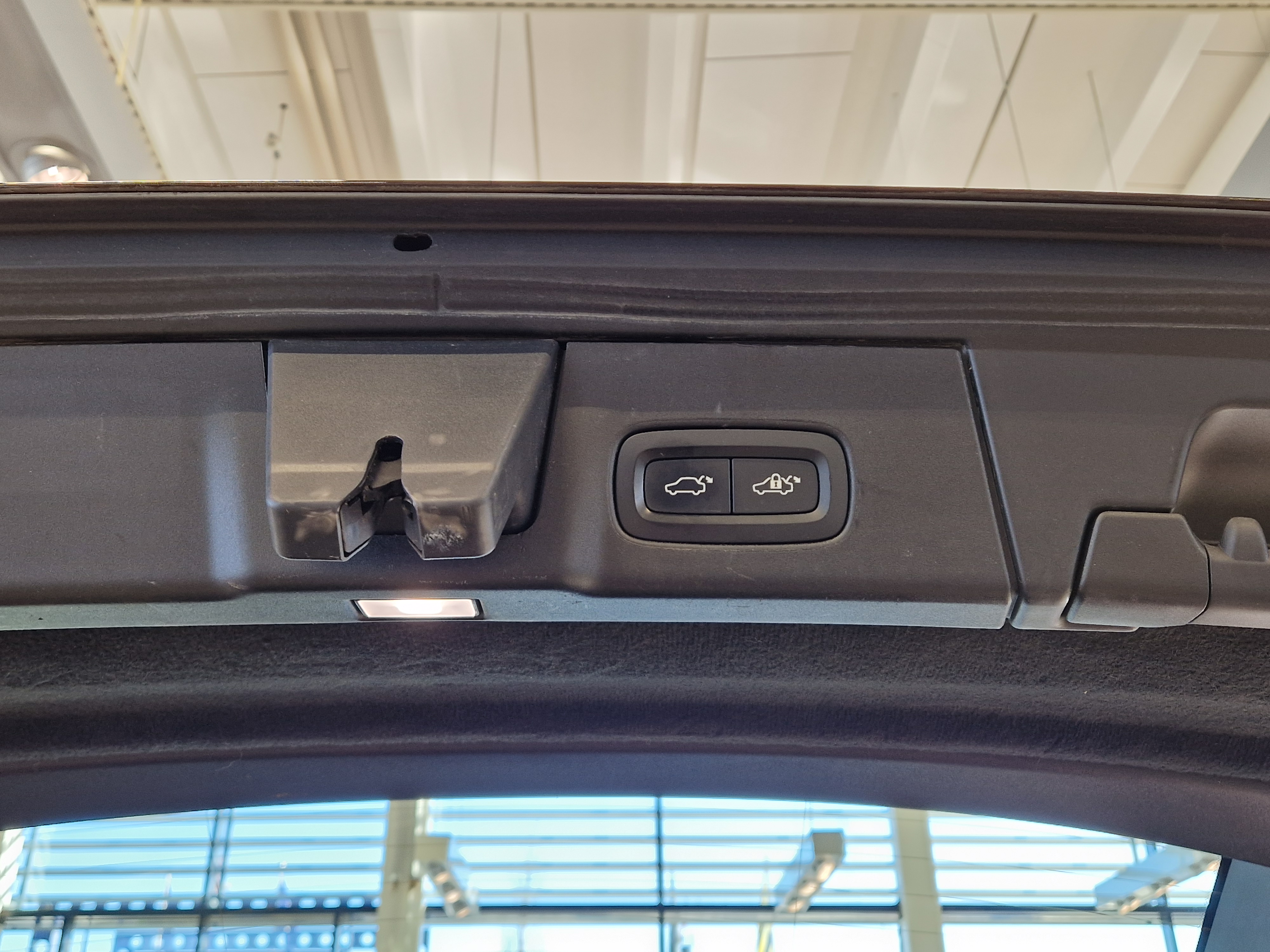 Volvo V90 T8 TWE AWD MOMENTUM TAKUU 24KK/40TKM