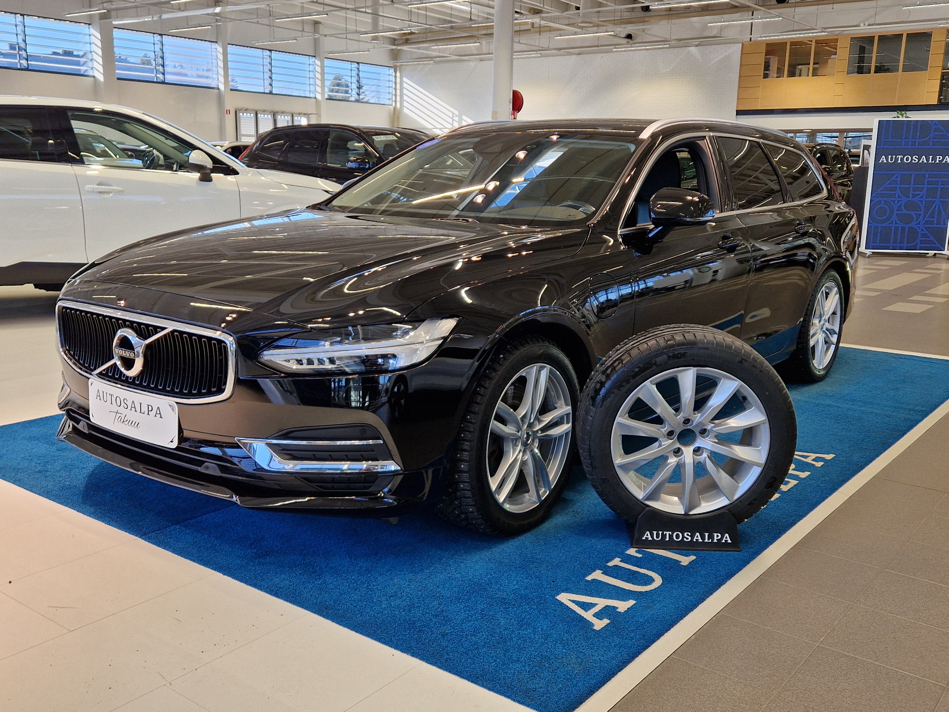Volvo V90 T8 TWE AWD MOMENTUM TAKUU 24KK/40TKM