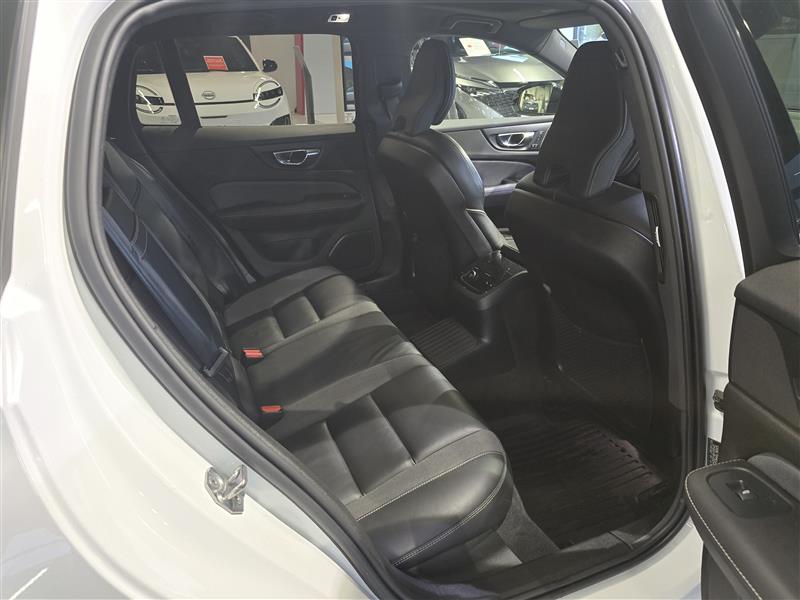 Volvo V60 T8 TWE AWD R-DESIGN AUT