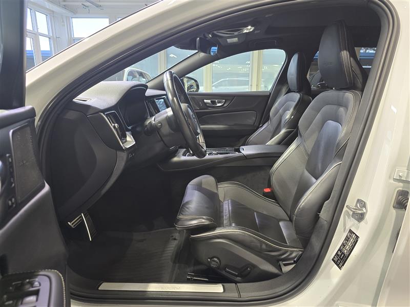Volvo V60 T8 TWE AWD R-DESIGN AUT