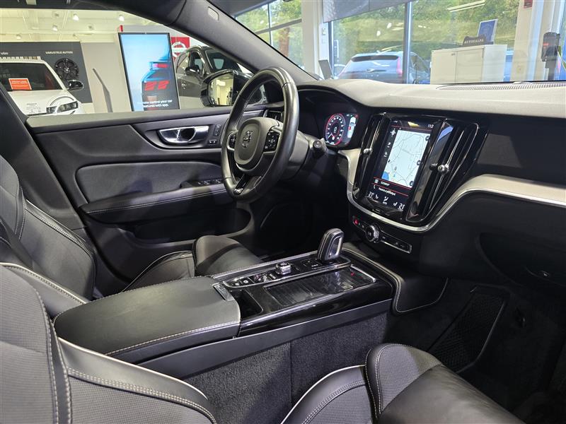 Volvo V60 T8 TWE AWD R-DESIGN AUT