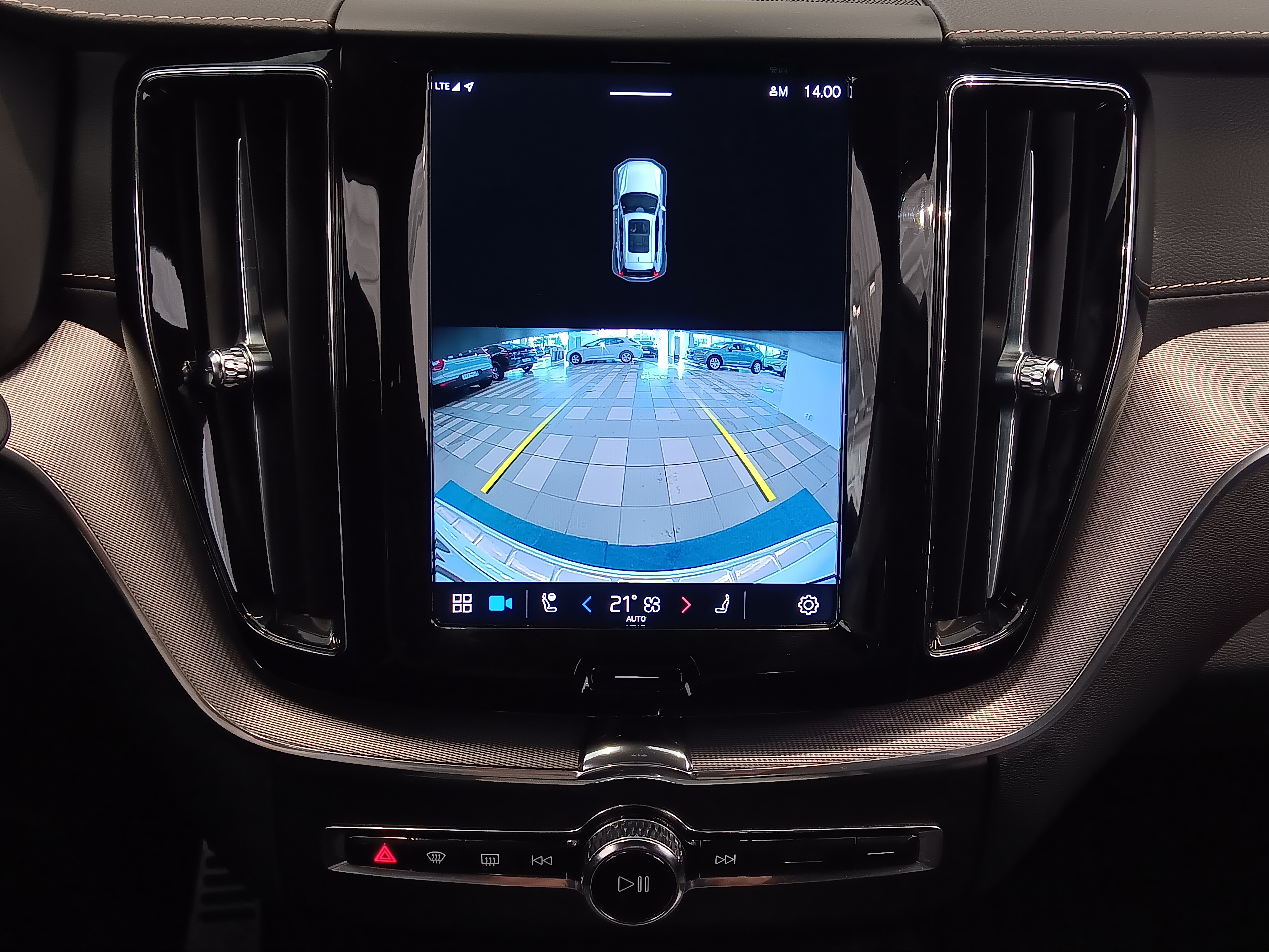 Volvo XC60 B4 AWD D-MHEV BUSINESS R-DESIGN EDITION AUT