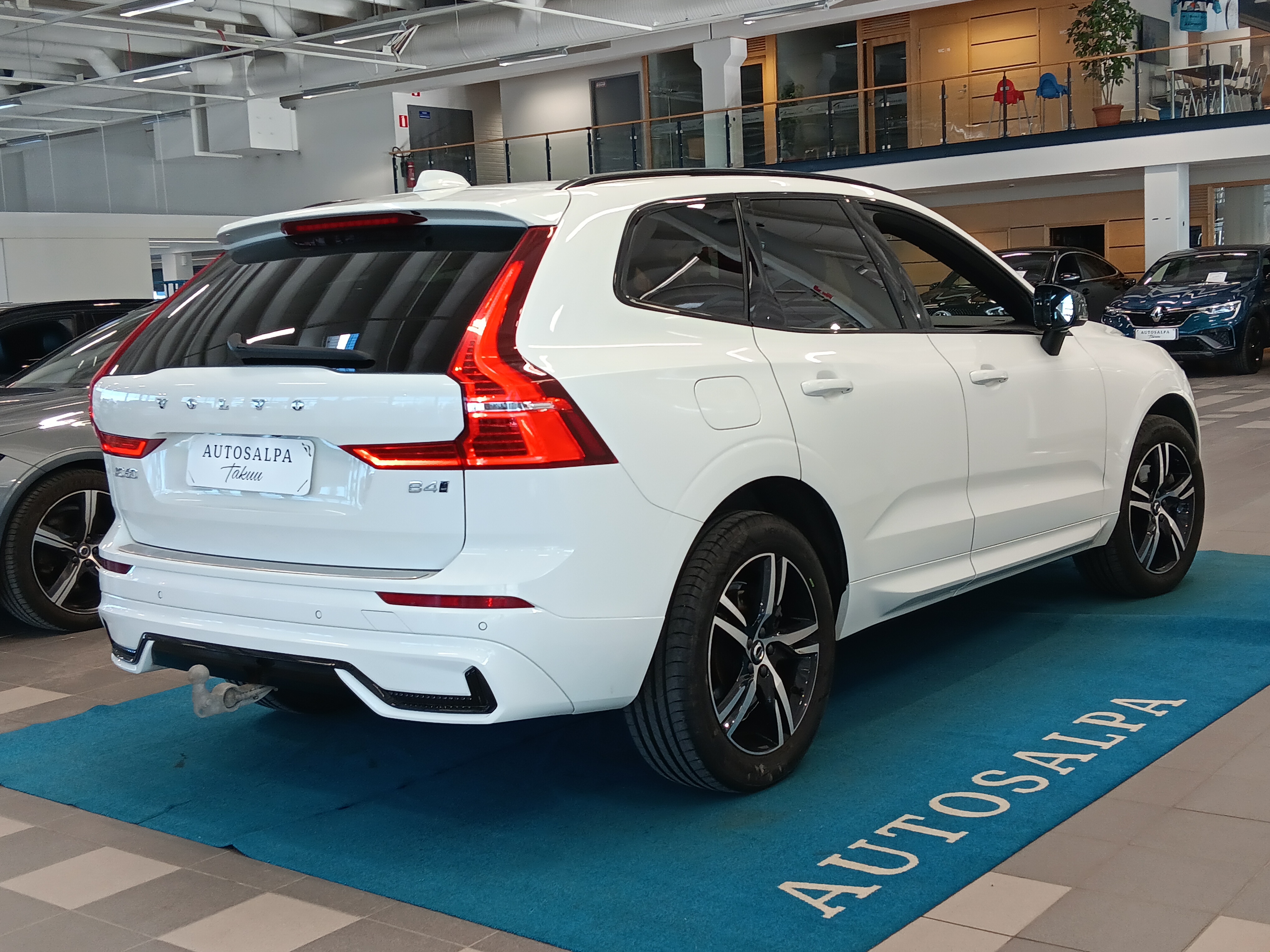 Volvo XC60 B4 AWD D-MHEV BUSINESS R-DESIGN EDITION AUT