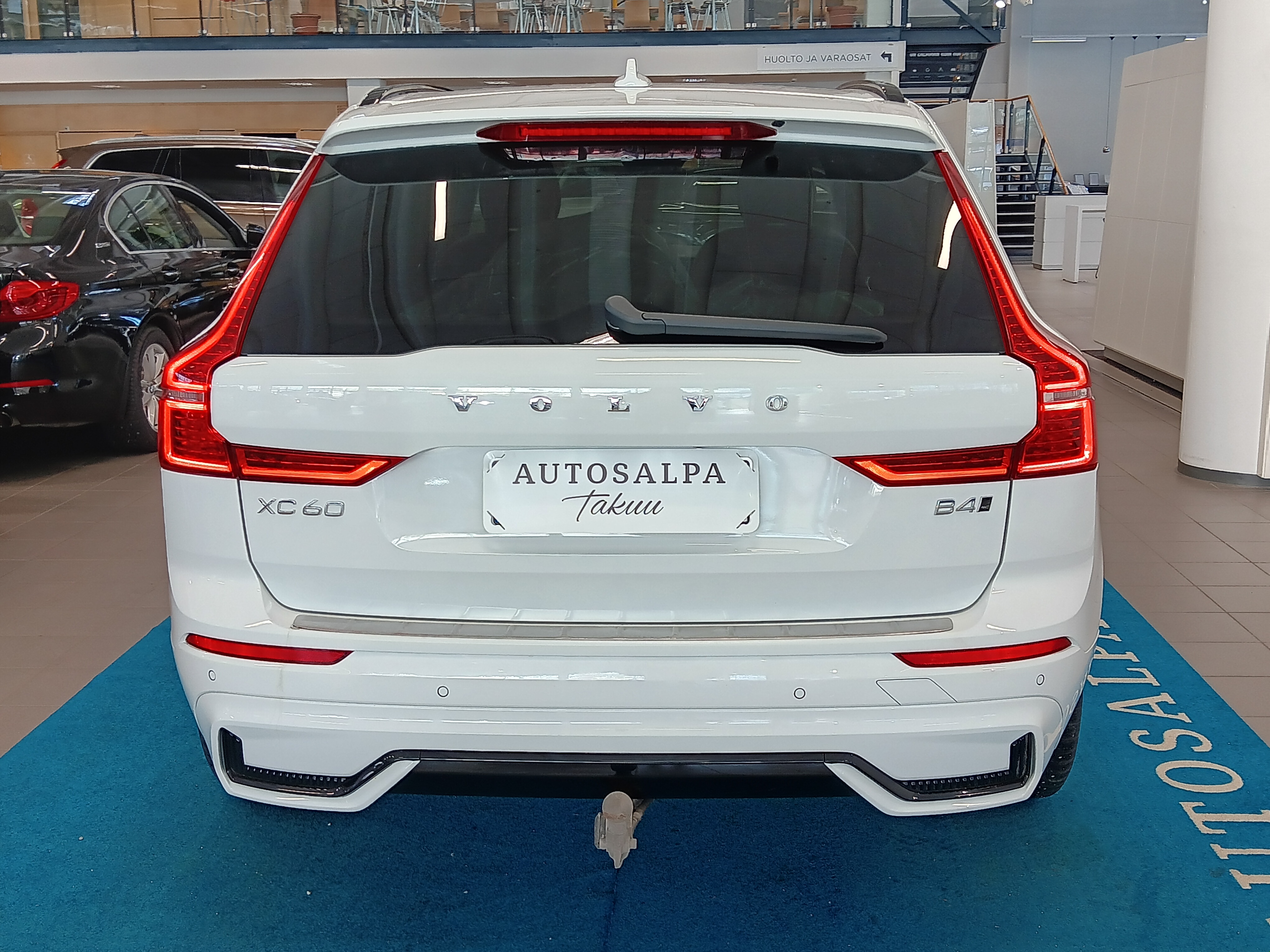 Volvo XC60 B4 AWD D-MHEV BUSINESS R-DESIGN EDITION AUT