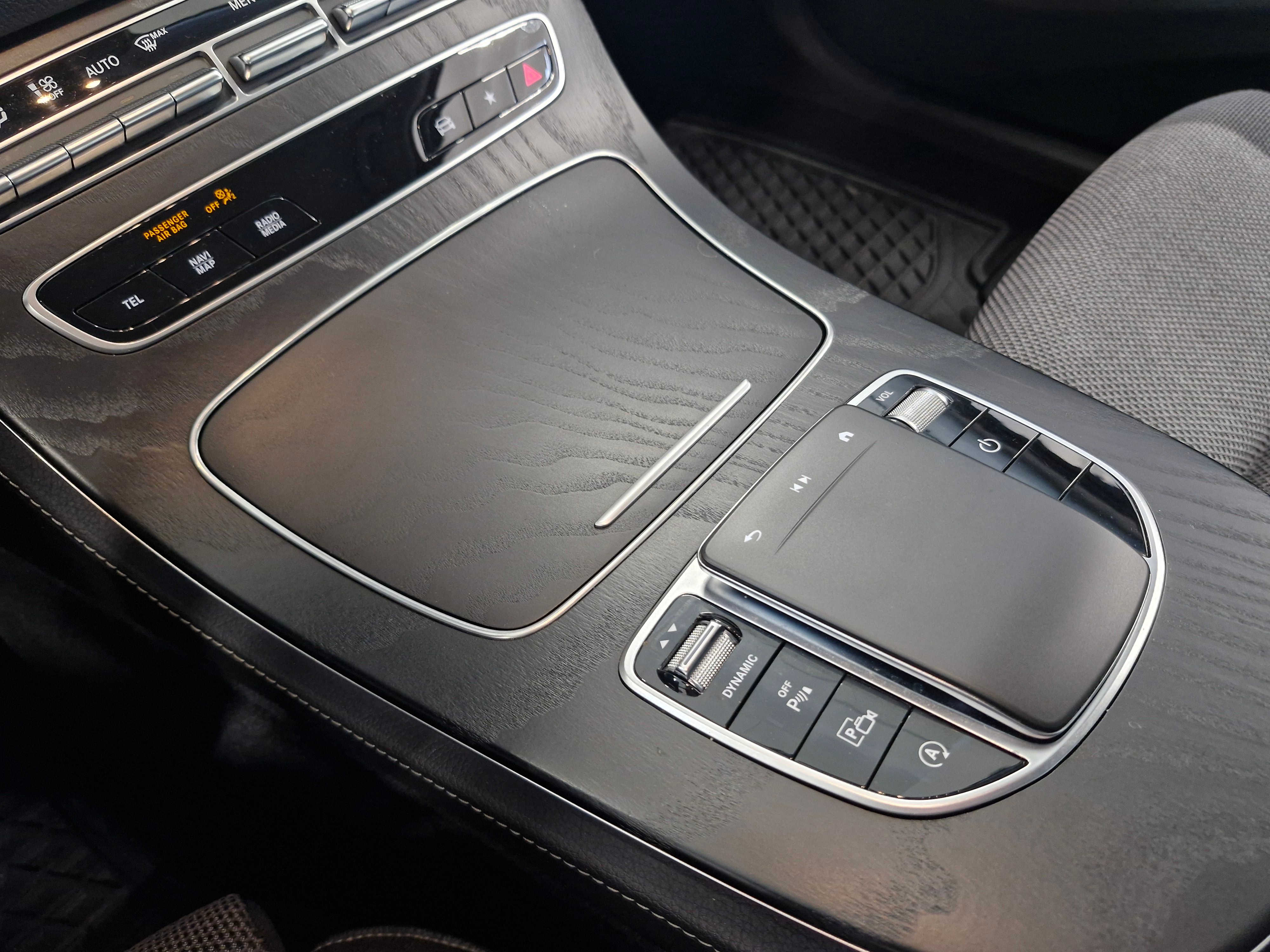 Mercedes-benz E 220 D EDITION 4MATIC A TAKUU 24KK/40TKM AVANTGARDE