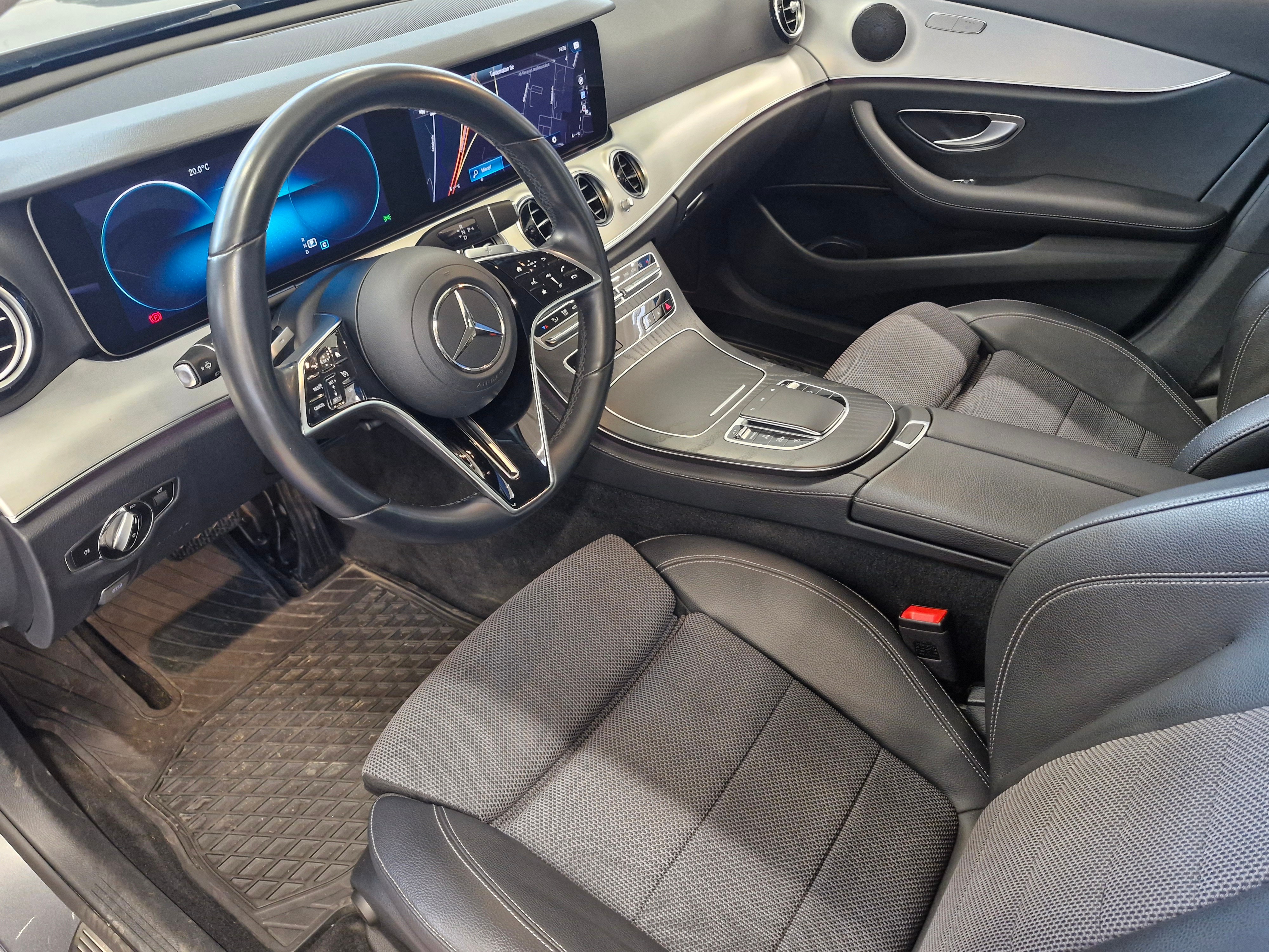 Mercedes-benz E 220 D EDITION 4MATIC A TAKUU 24KK/40TKM AVANTGARDE