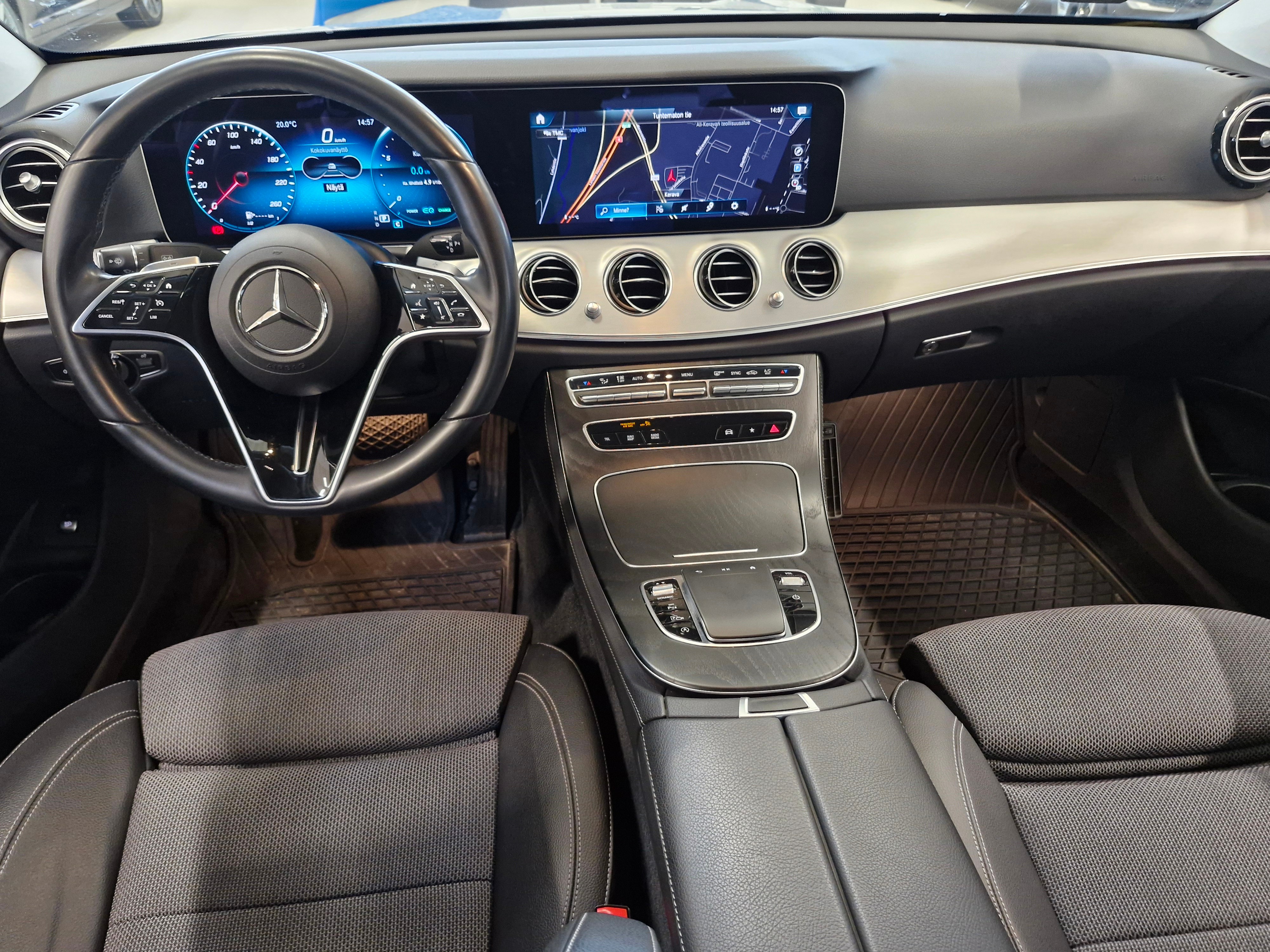 Mercedes-benz E 220 D EDITION 4MATIC A TAKUU 24KK/40TKM AVANTGARDE
