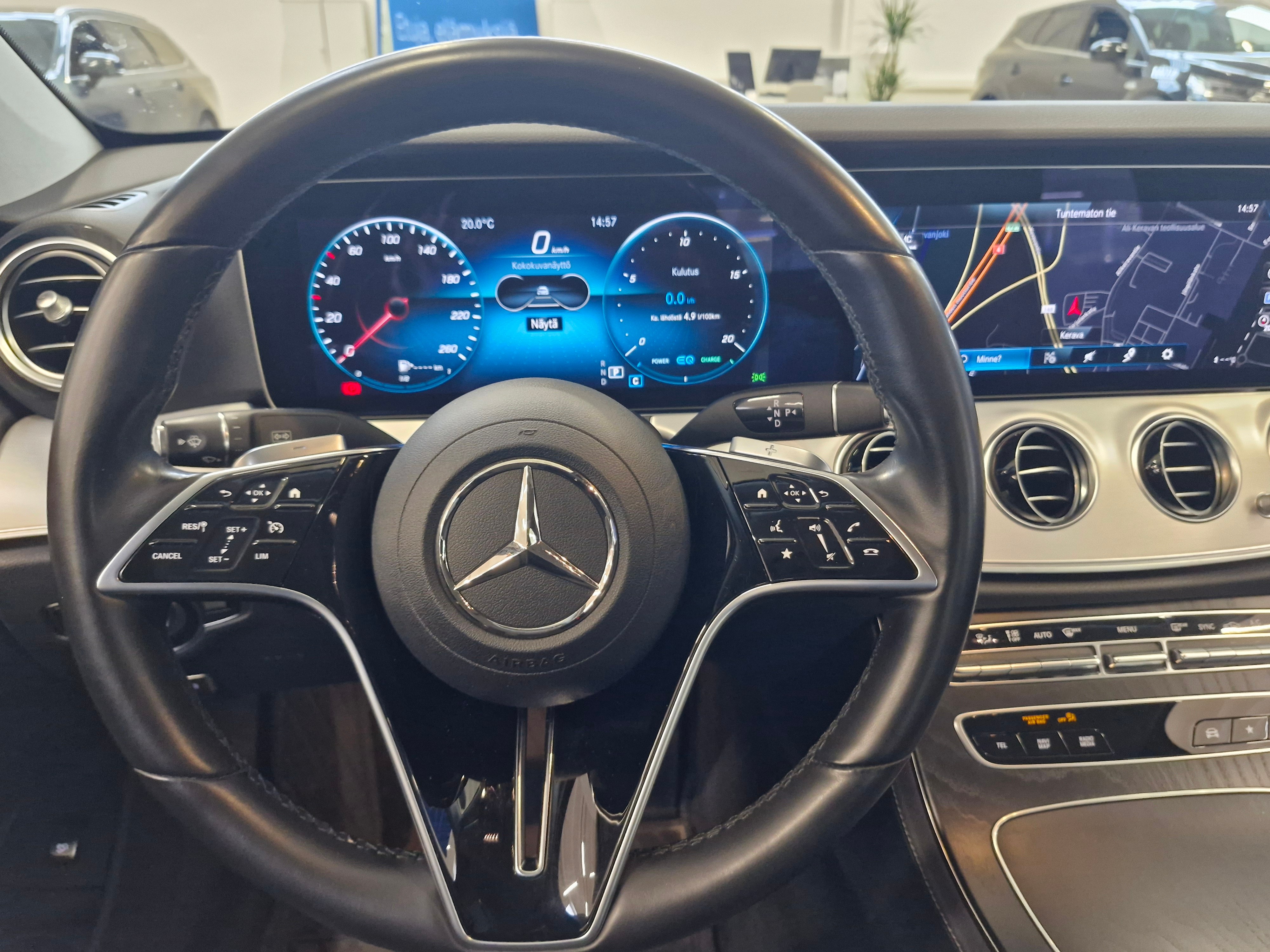 Mercedes-benz E 220 D EDITION 4MATIC A TAKUU 24KK/40TKM AVANTGARDE