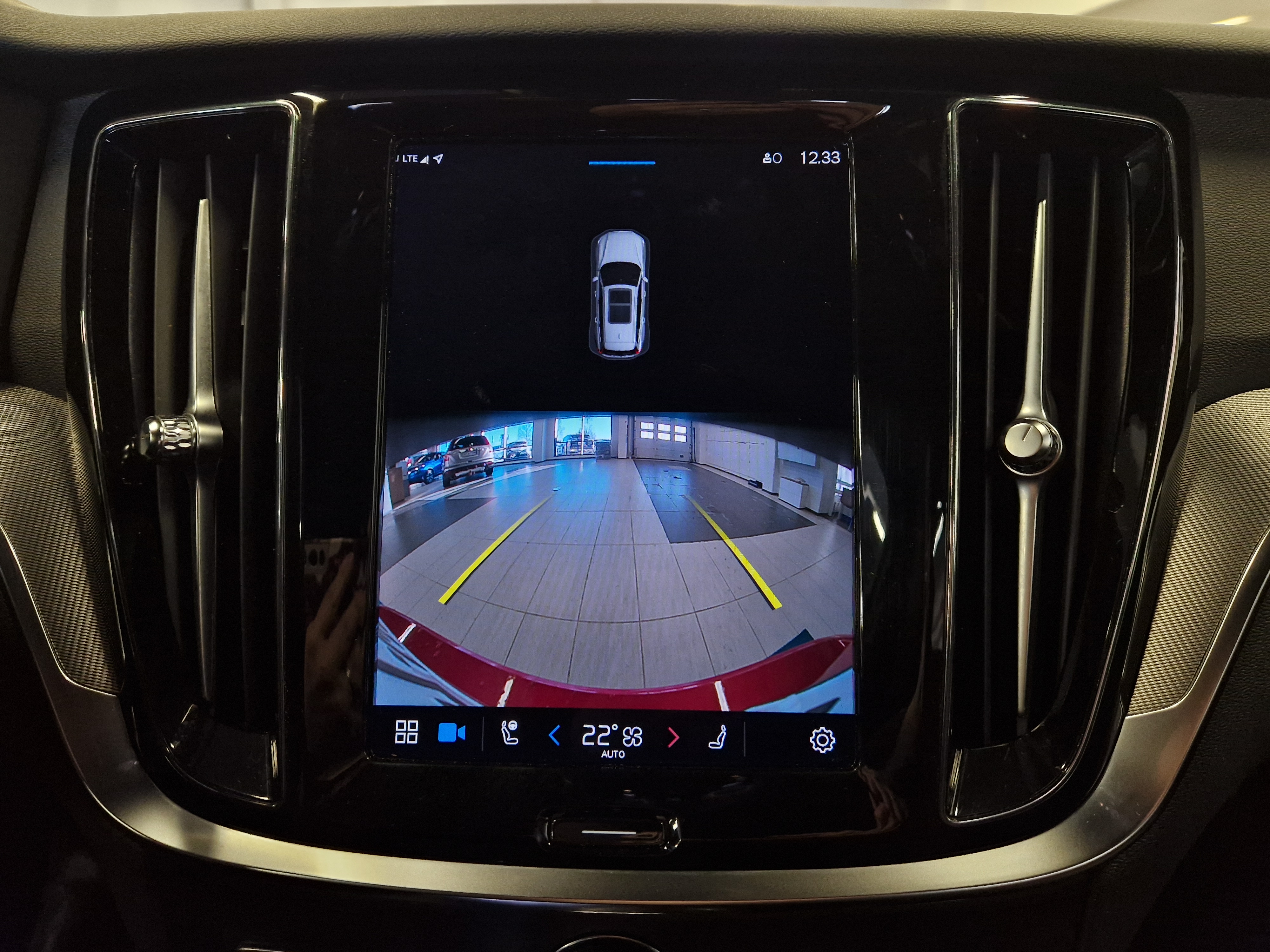 Volvo V60 T8 AWD LONG RANGE PLUS DARK TAKUU 24KK/40TKM