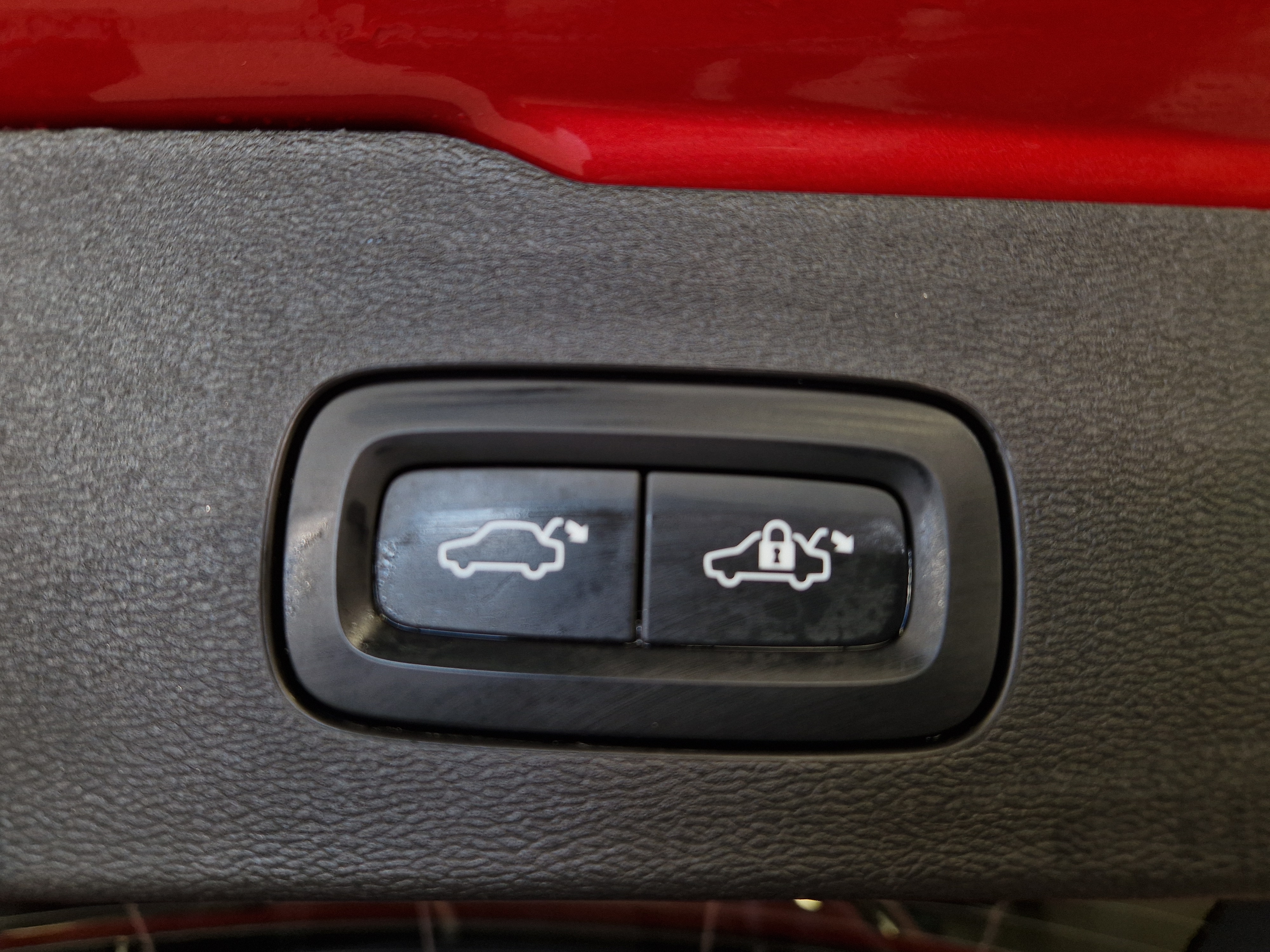 Volvo V60 T8 AWD LONG RANGE PLUS DARK TAKUU 24KK/40TKM