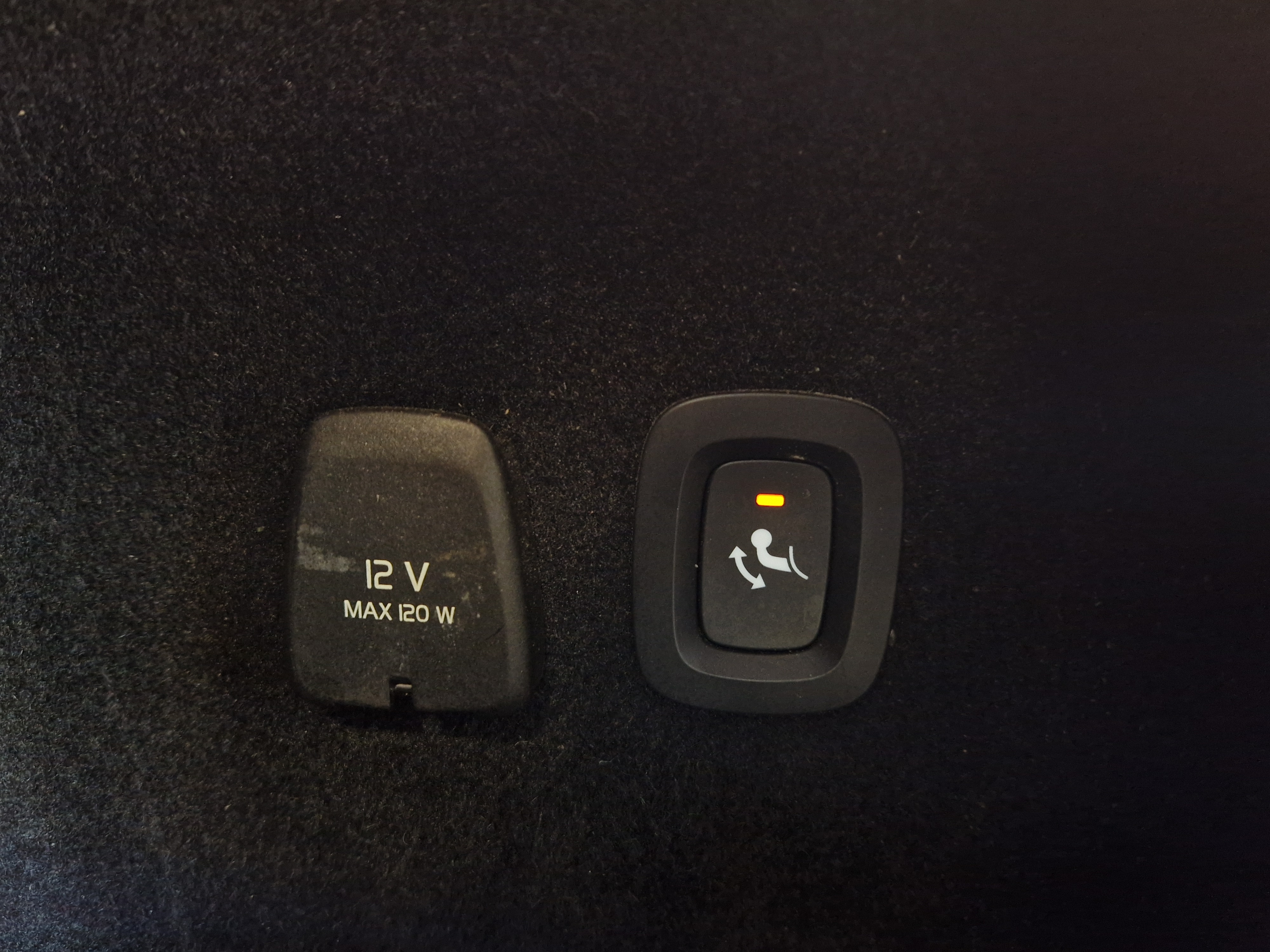 Volvo V60 T8 AWD LONG RANGE PLUS DARK TAKUU 24KK/40TKM