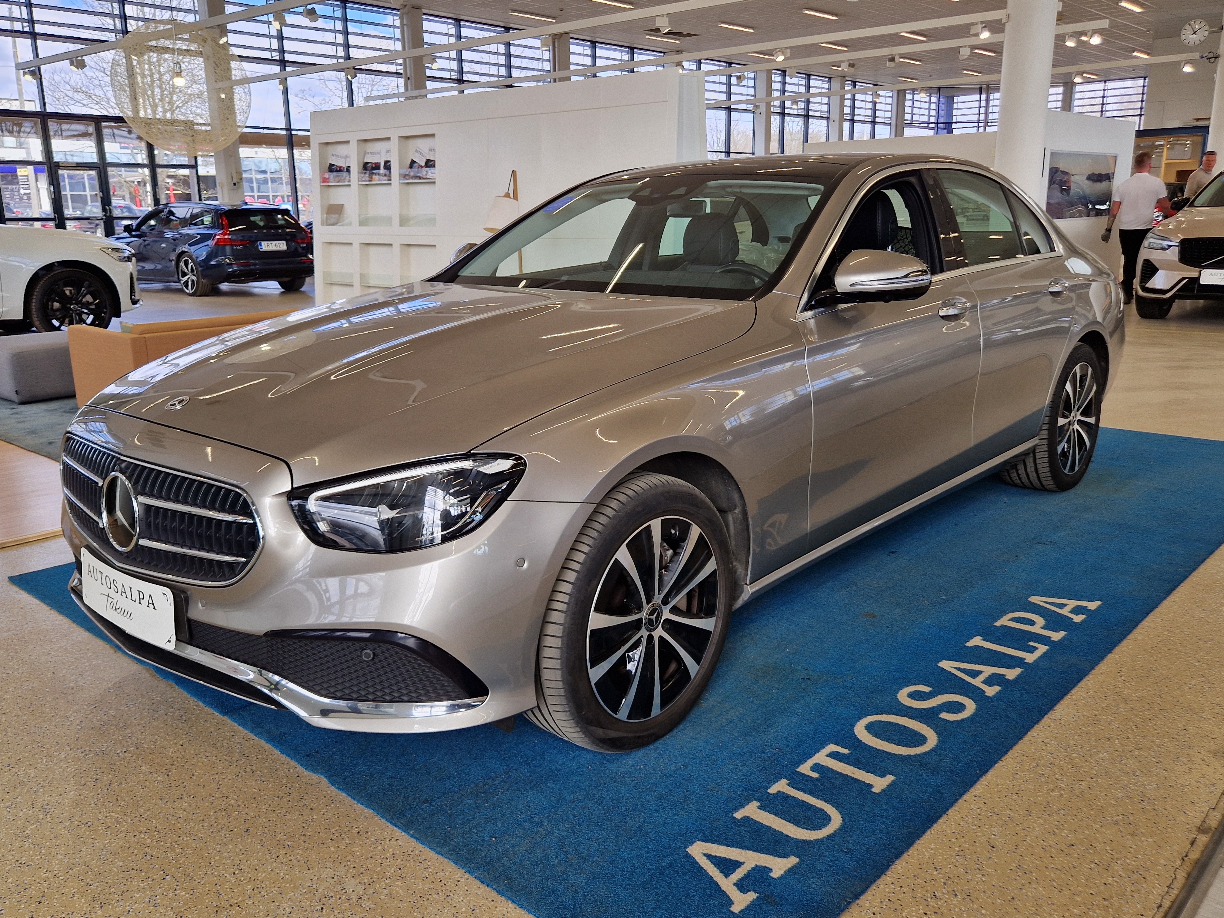 Mercedes-benz E 300 E 4MATIC A STAR EDITION TAKUU 24KK/40TKM