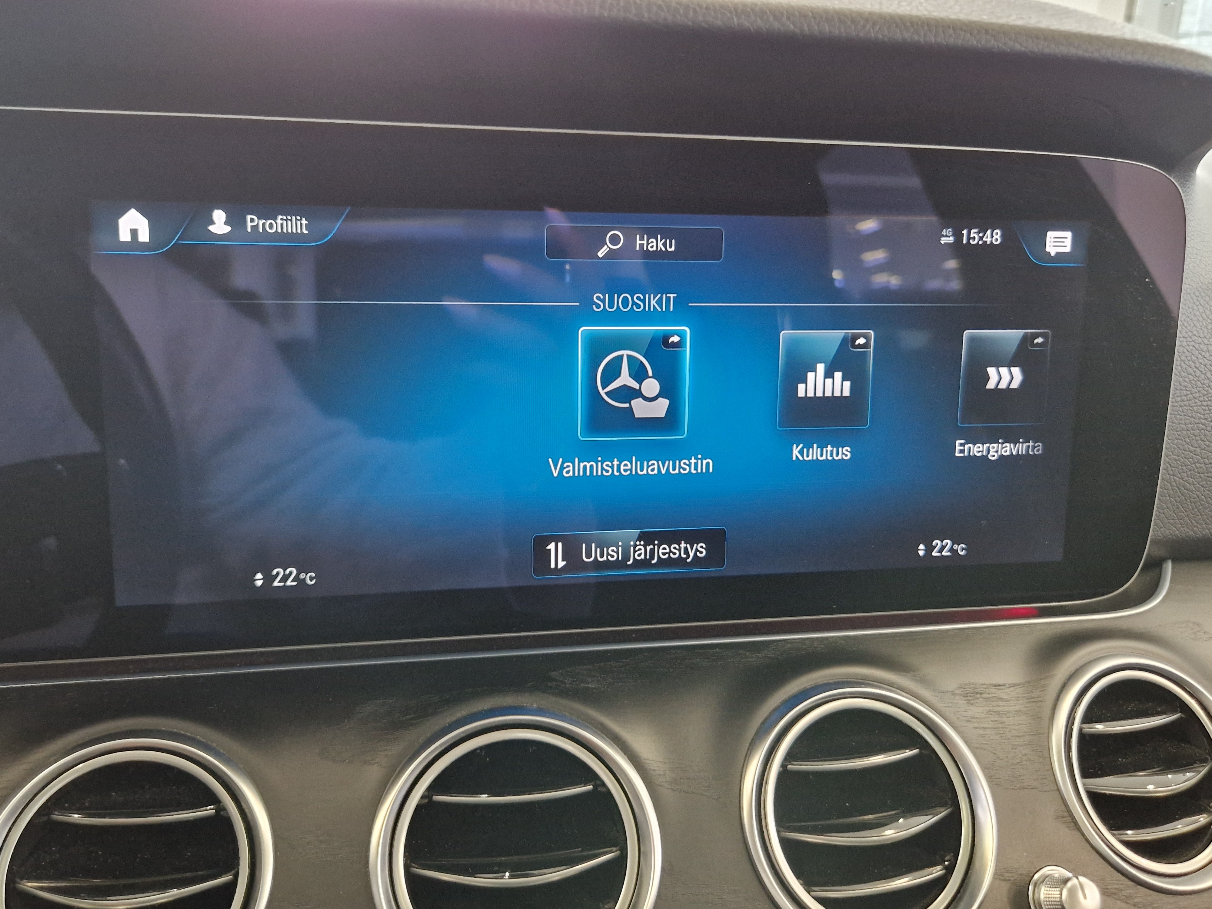 Mercedes-benz E 300 E 4MATIC A STAR EDITION TAKUU 24KK/40TKM