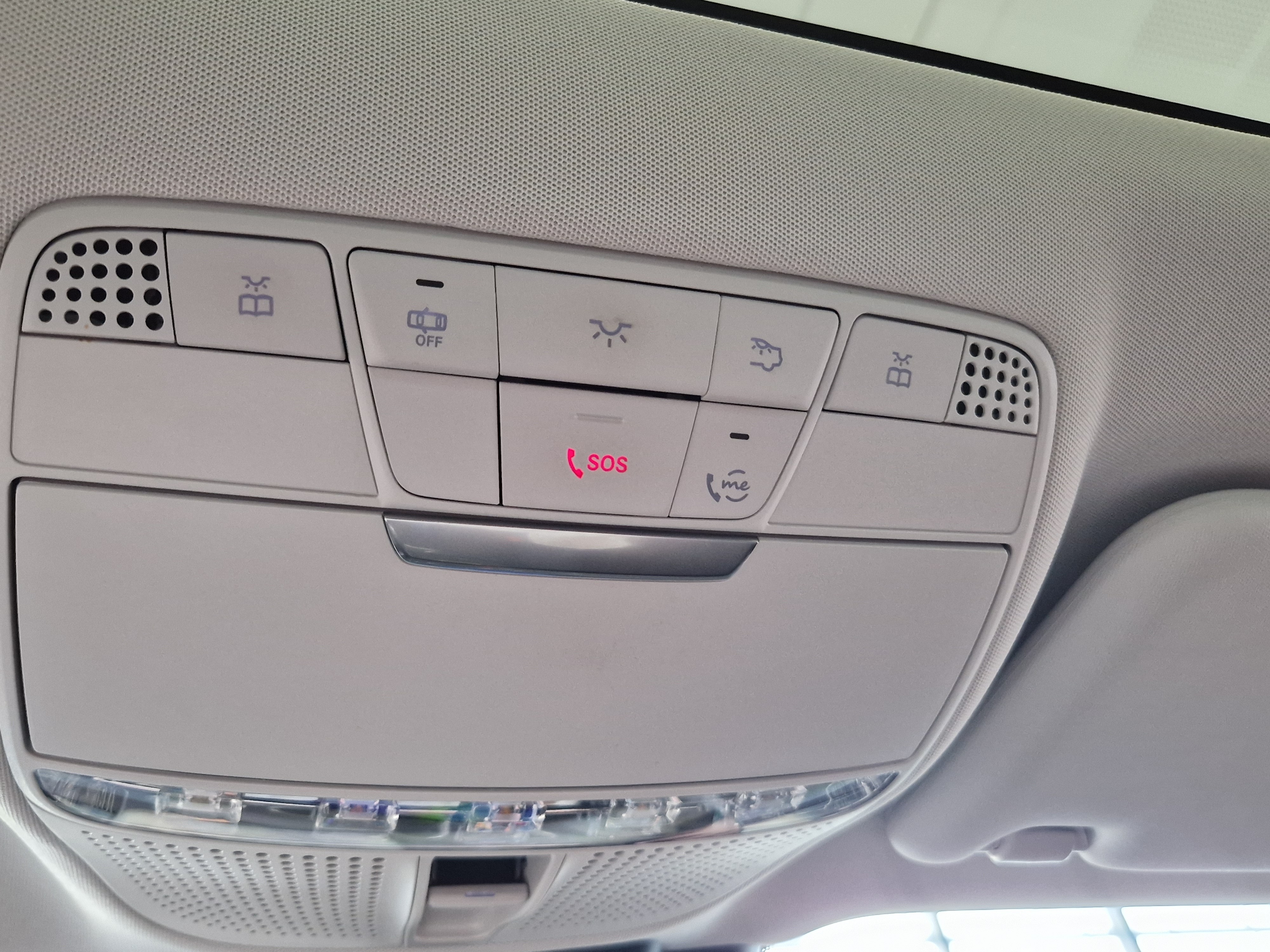 Mercedes-benz E 300 E 4MATIC A STAR EDITION TAKUU 24KK/40TKM