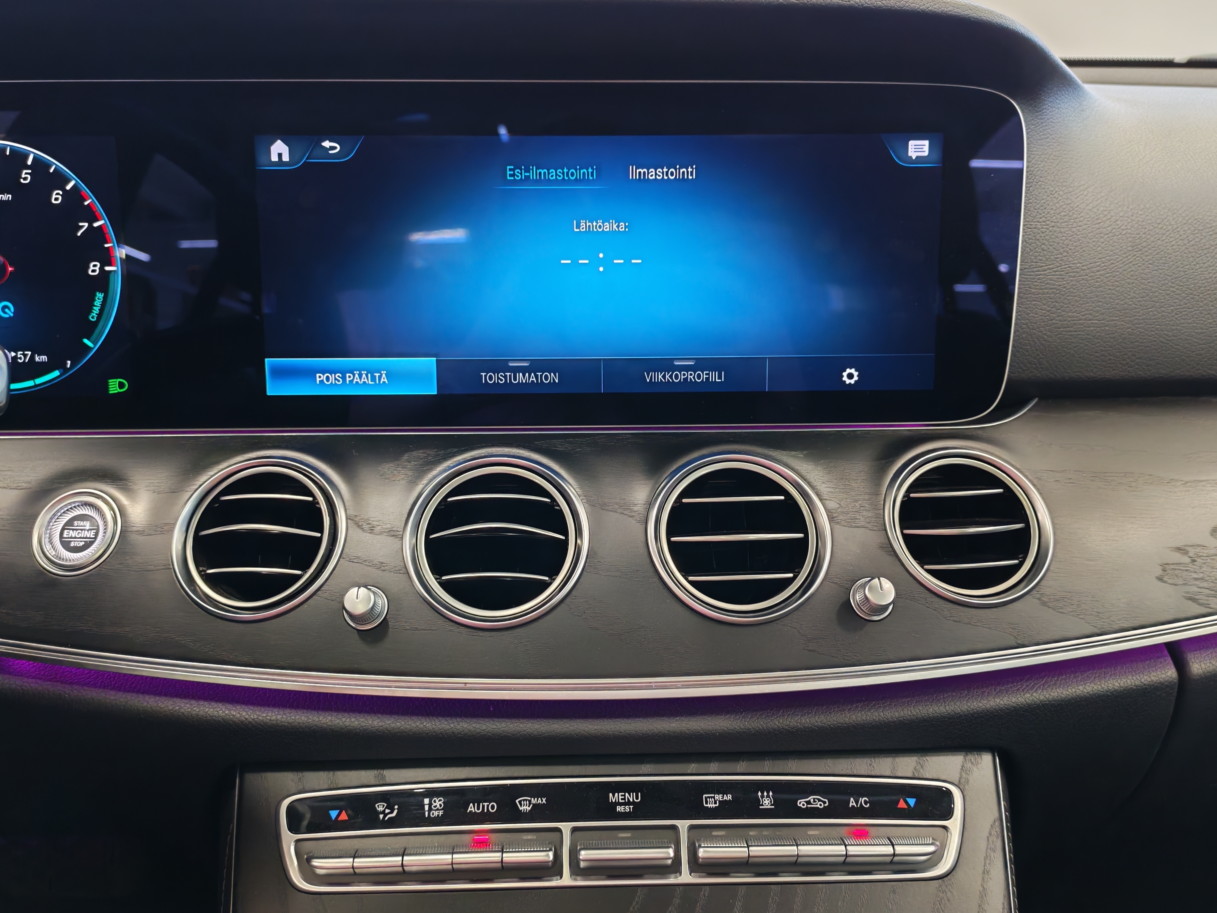 Mercedes-benz E 300 E 4MATIC A STAR EDITION TAKUU 24KK/40TKM