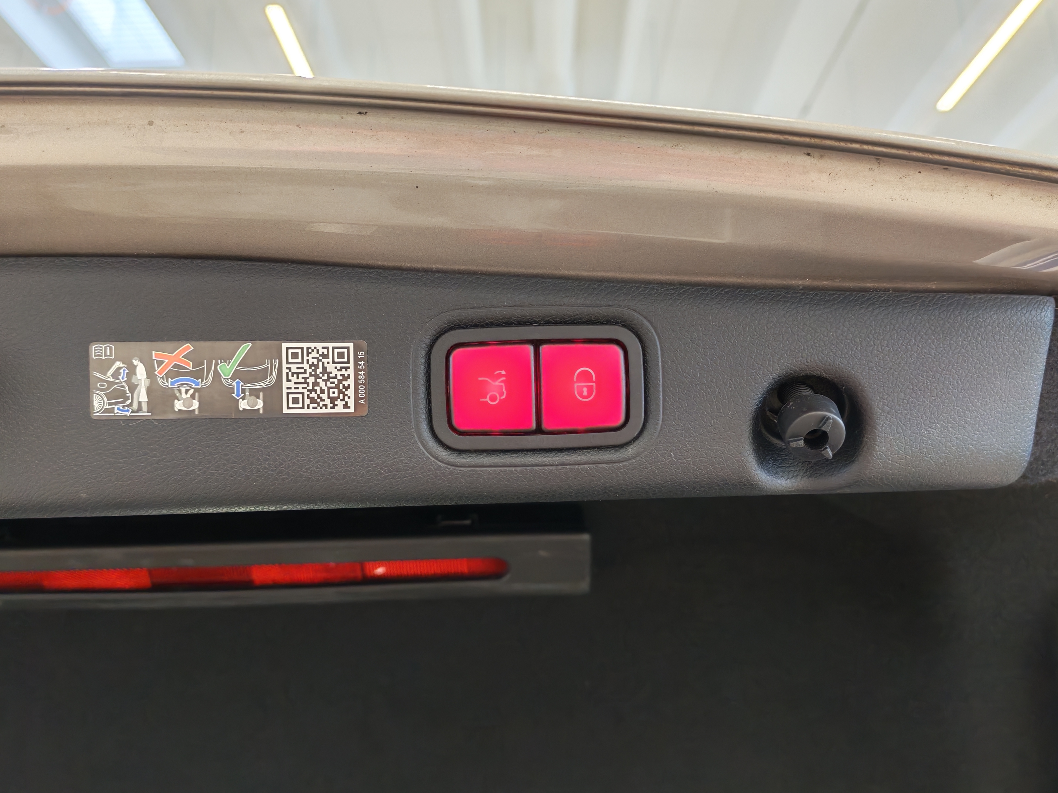 Mercedes-benz E 300 E 4MATIC A STAR EDITION TAKUU 24KK/40TKM