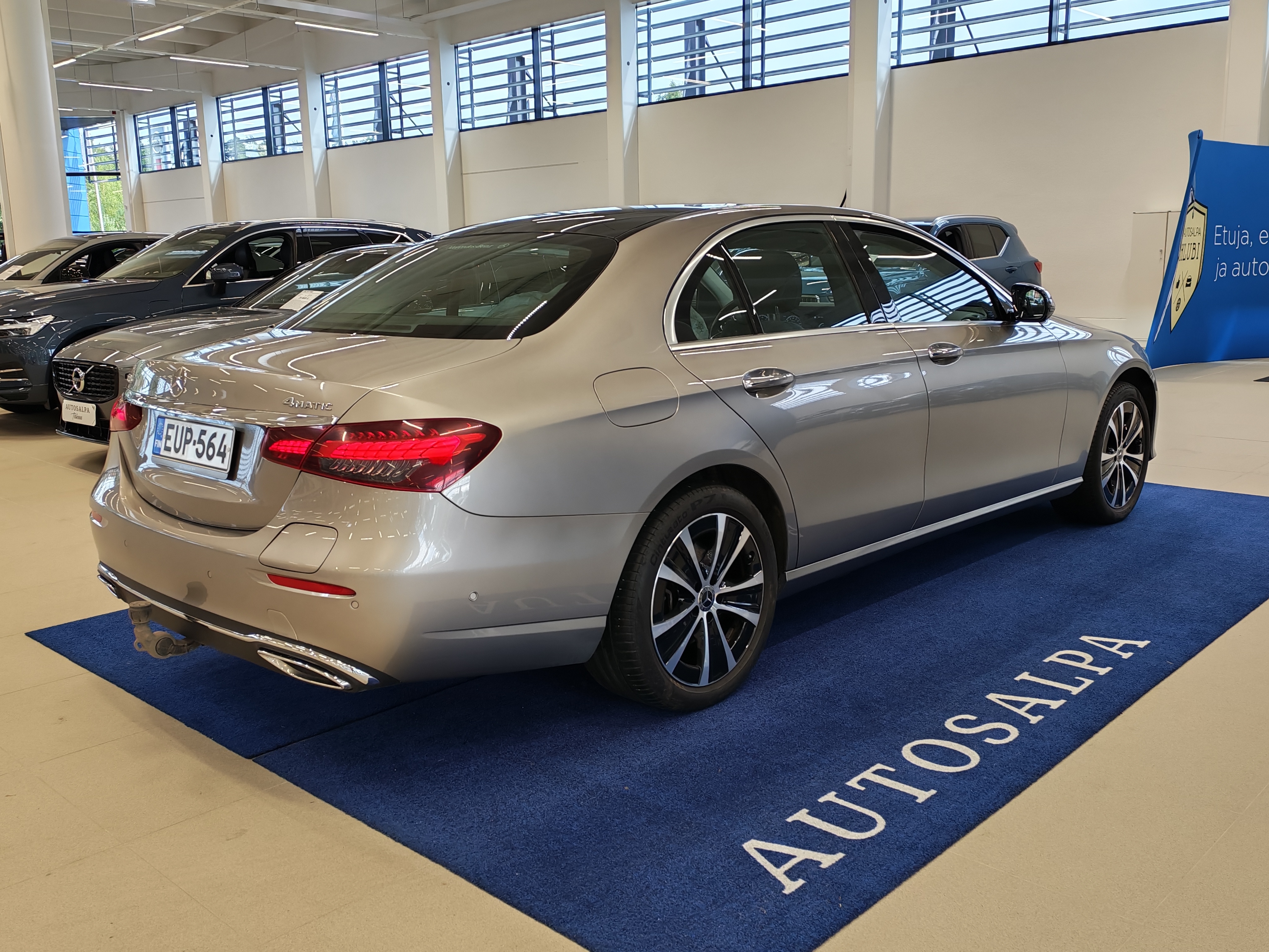 Mercedes-benz E 300 E 4MATIC A STAR EDITION TAKUU 24KK/40TKM