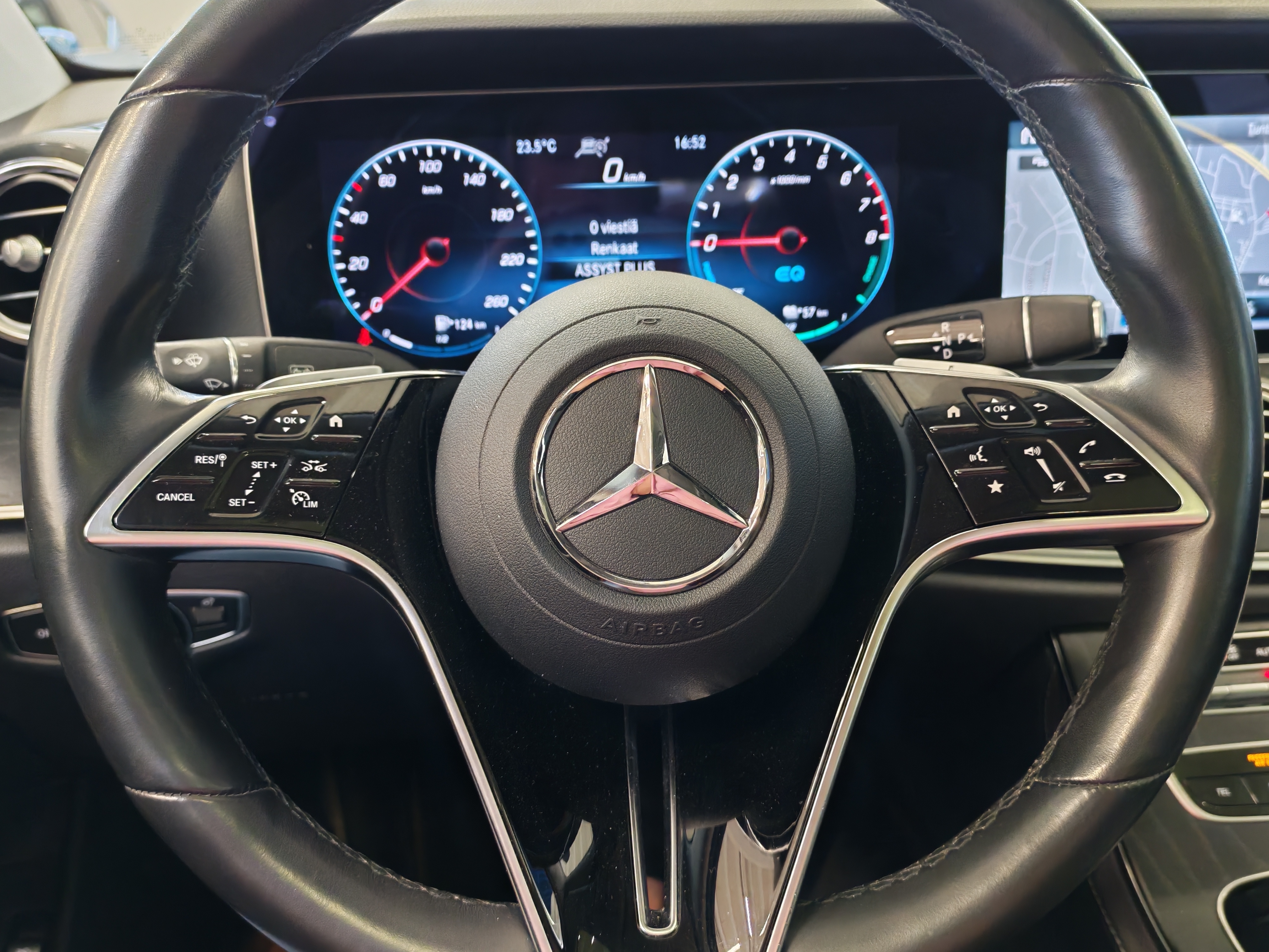 Mercedes-benz E 300 E 4MATIC A STAR EDITION TAKUU 24KK/40TKM