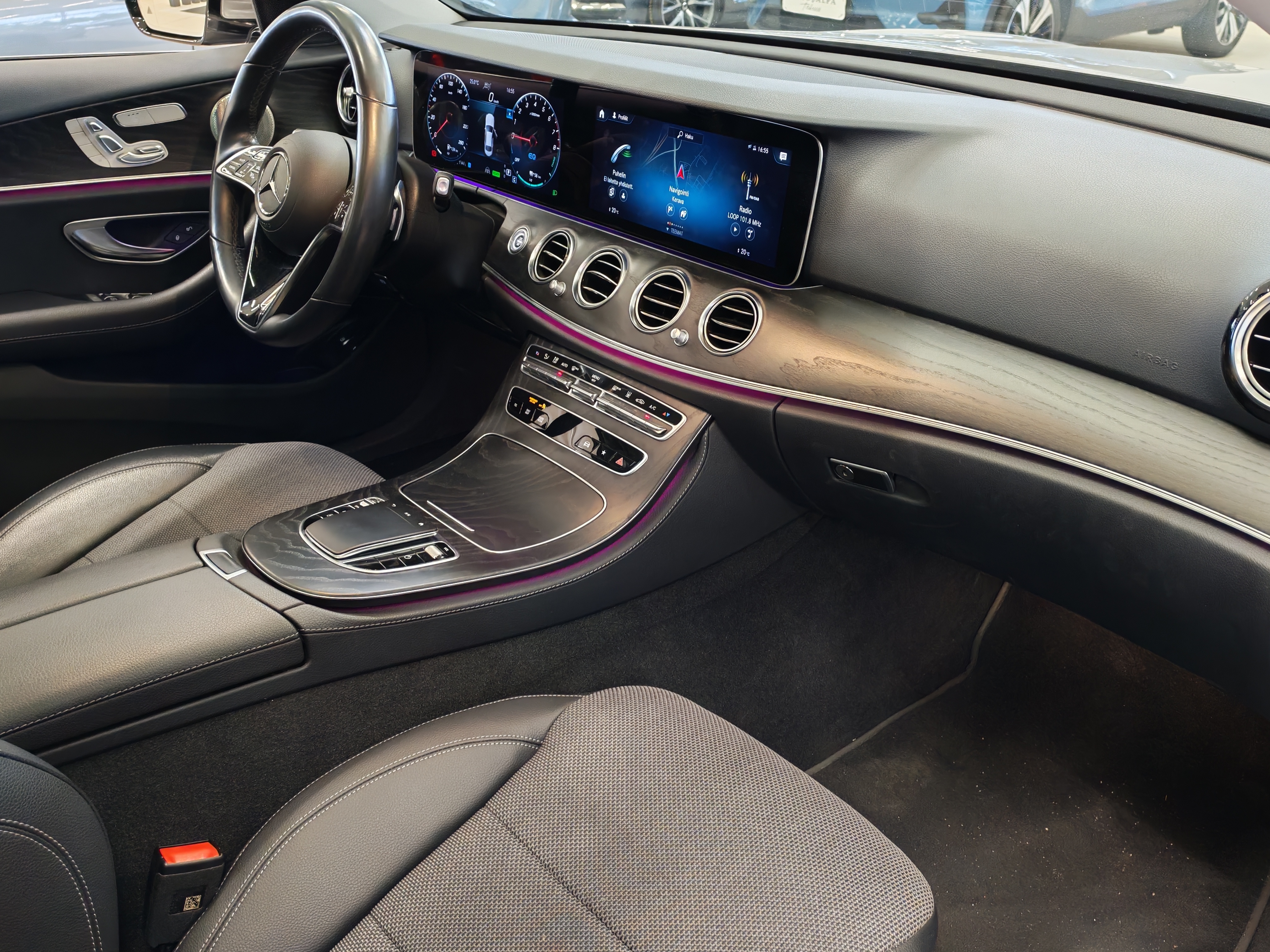 Mercedes-benz E 300 E 4MATIC A STAR EDITION TAKUU 24KK/40TKM