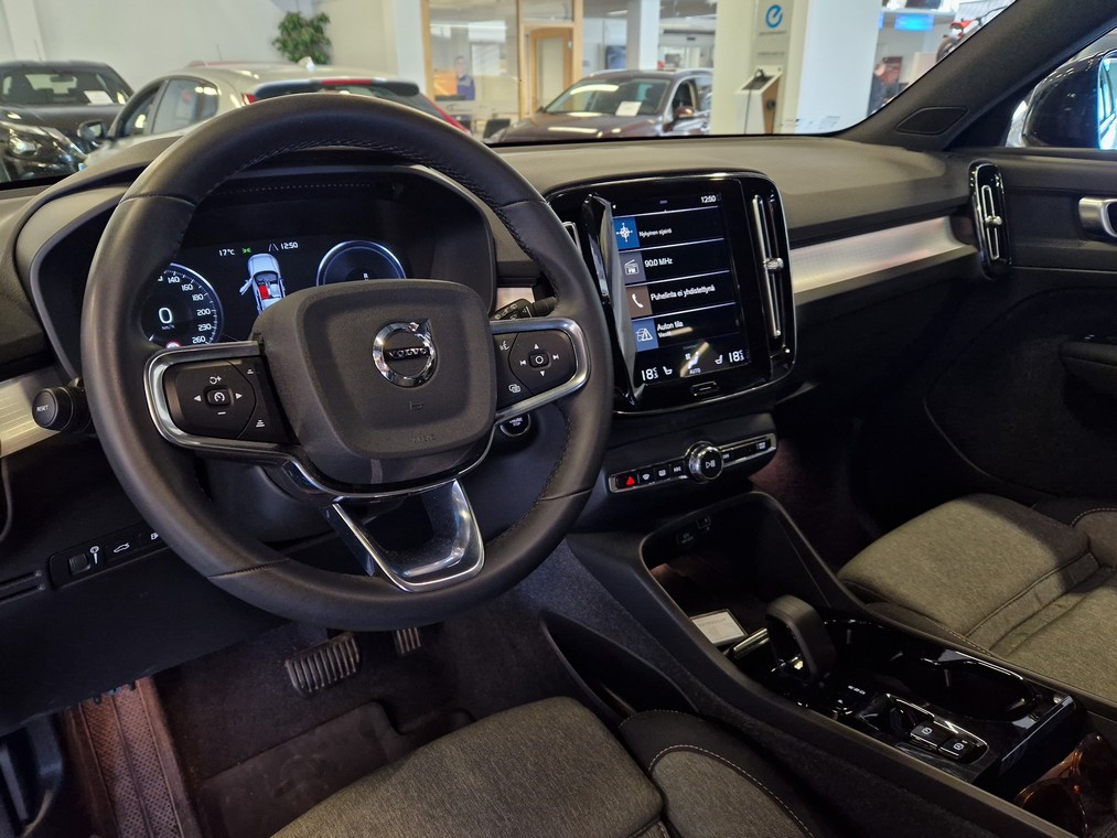 Volvo XC40 T4 TWE PLUS DARK