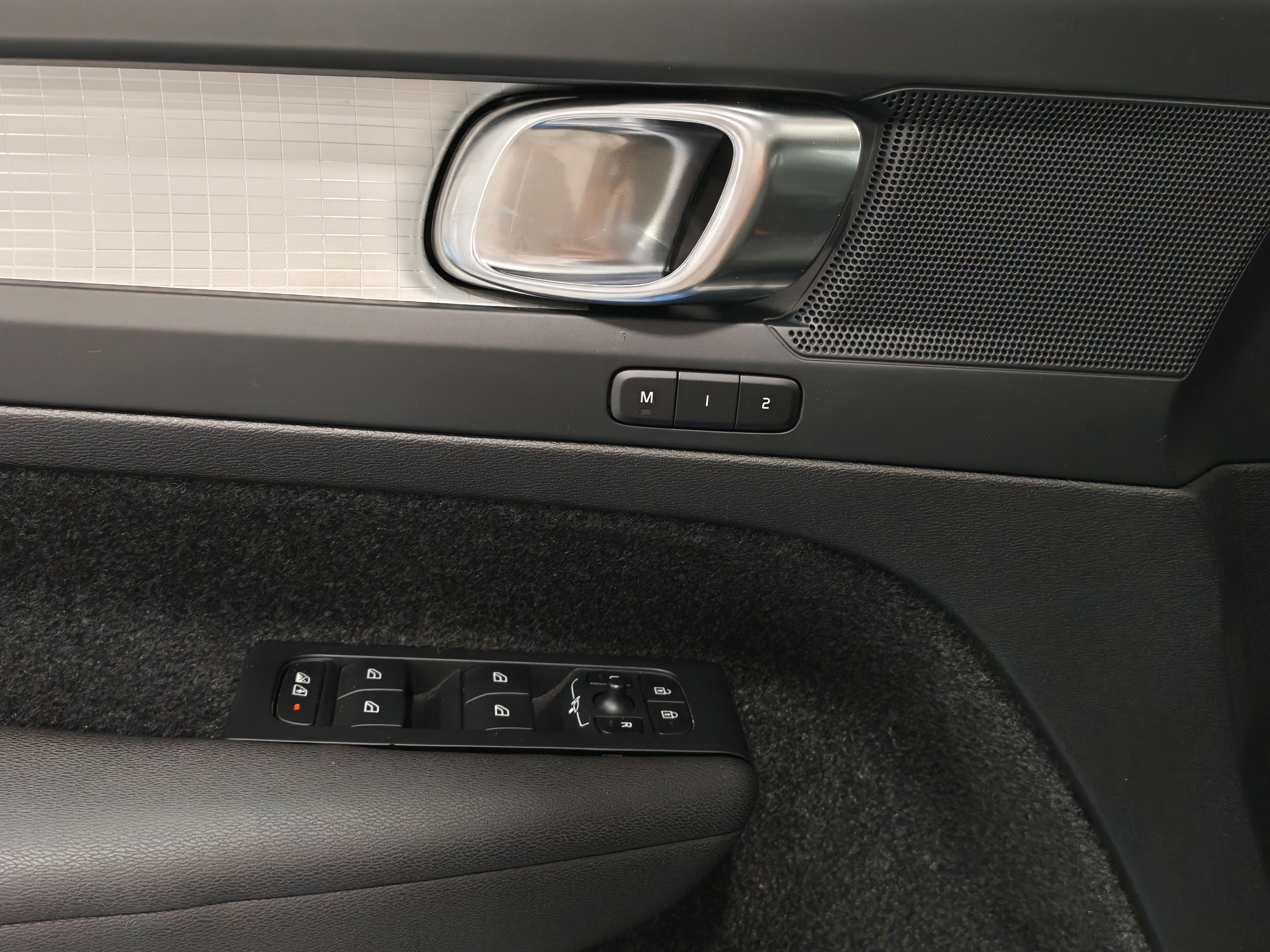 Volvo XC40 T4 TWE PLUS DARK AUT TAKUU 24KK/40TKM